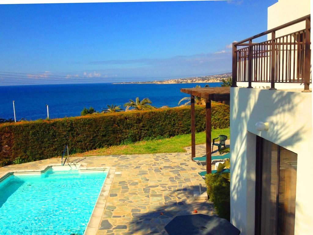 Aura * Paphos