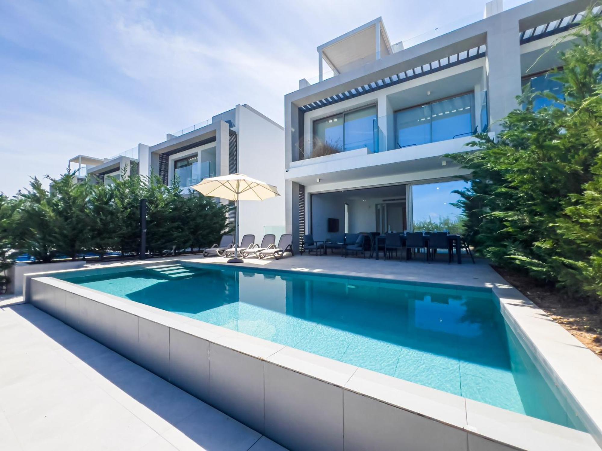 Villa Azure Vista Collection *