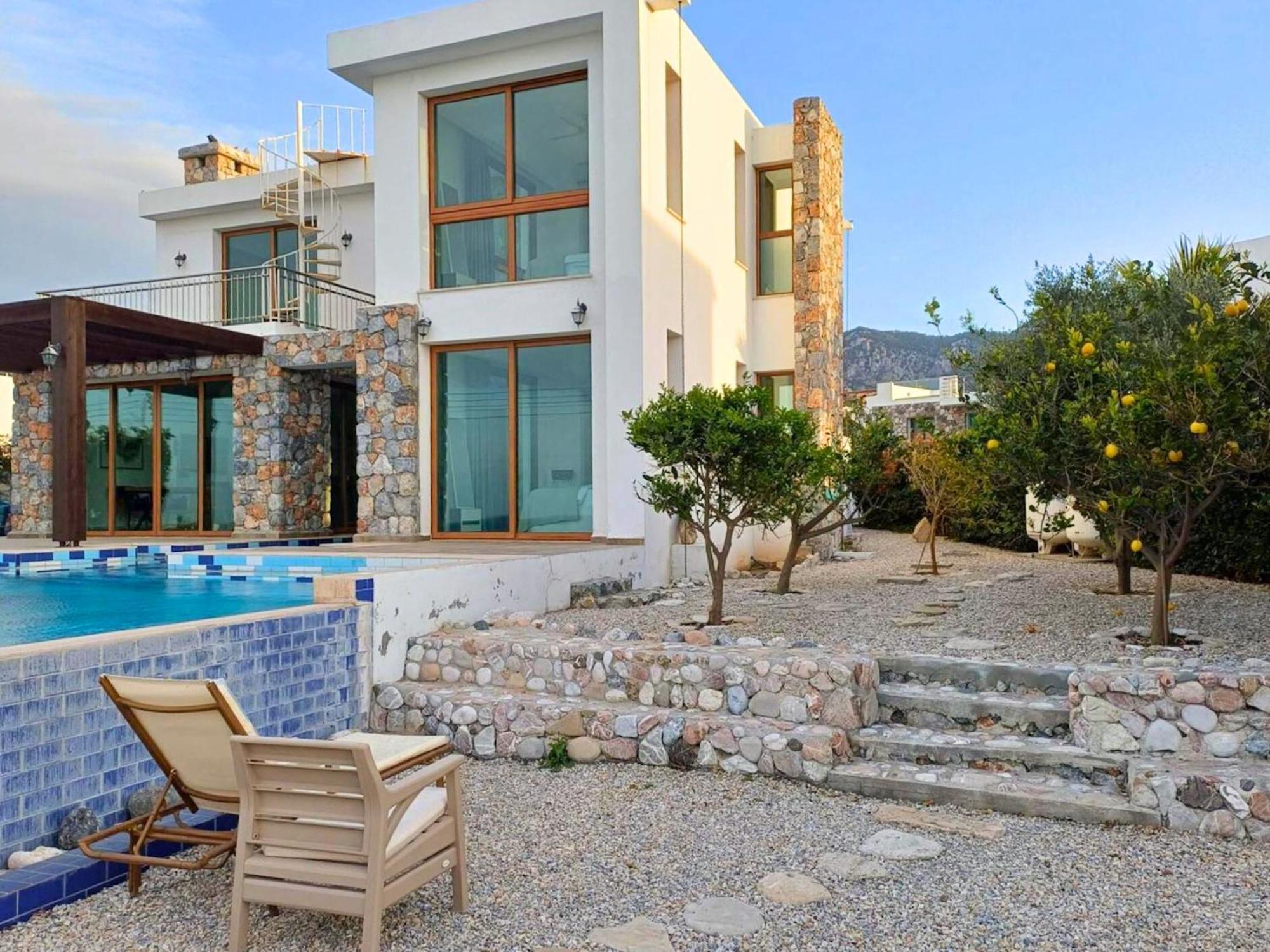 Luxurious With Breathtaking Seaview Villa *