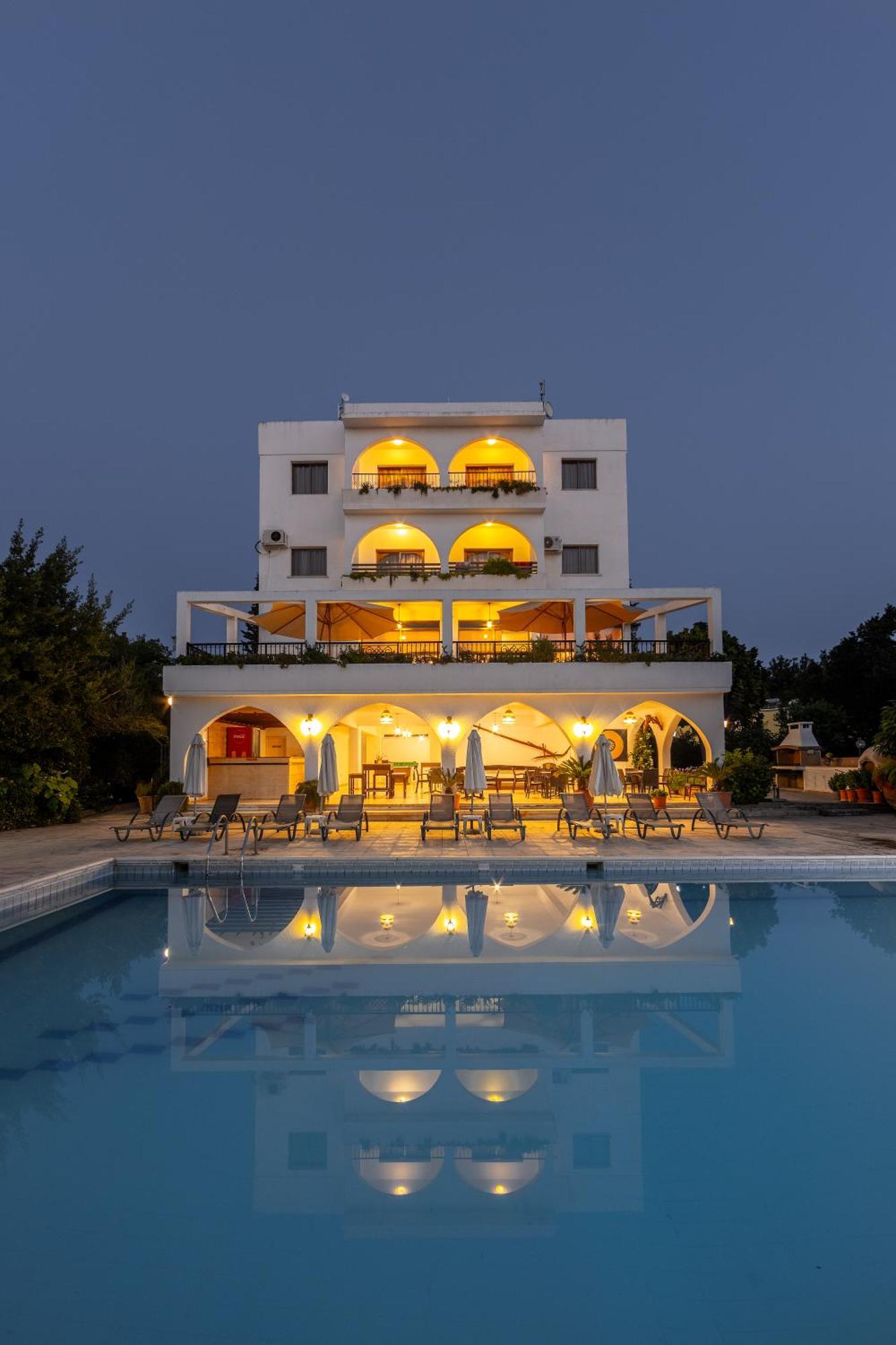 Stephanos Aparthotel