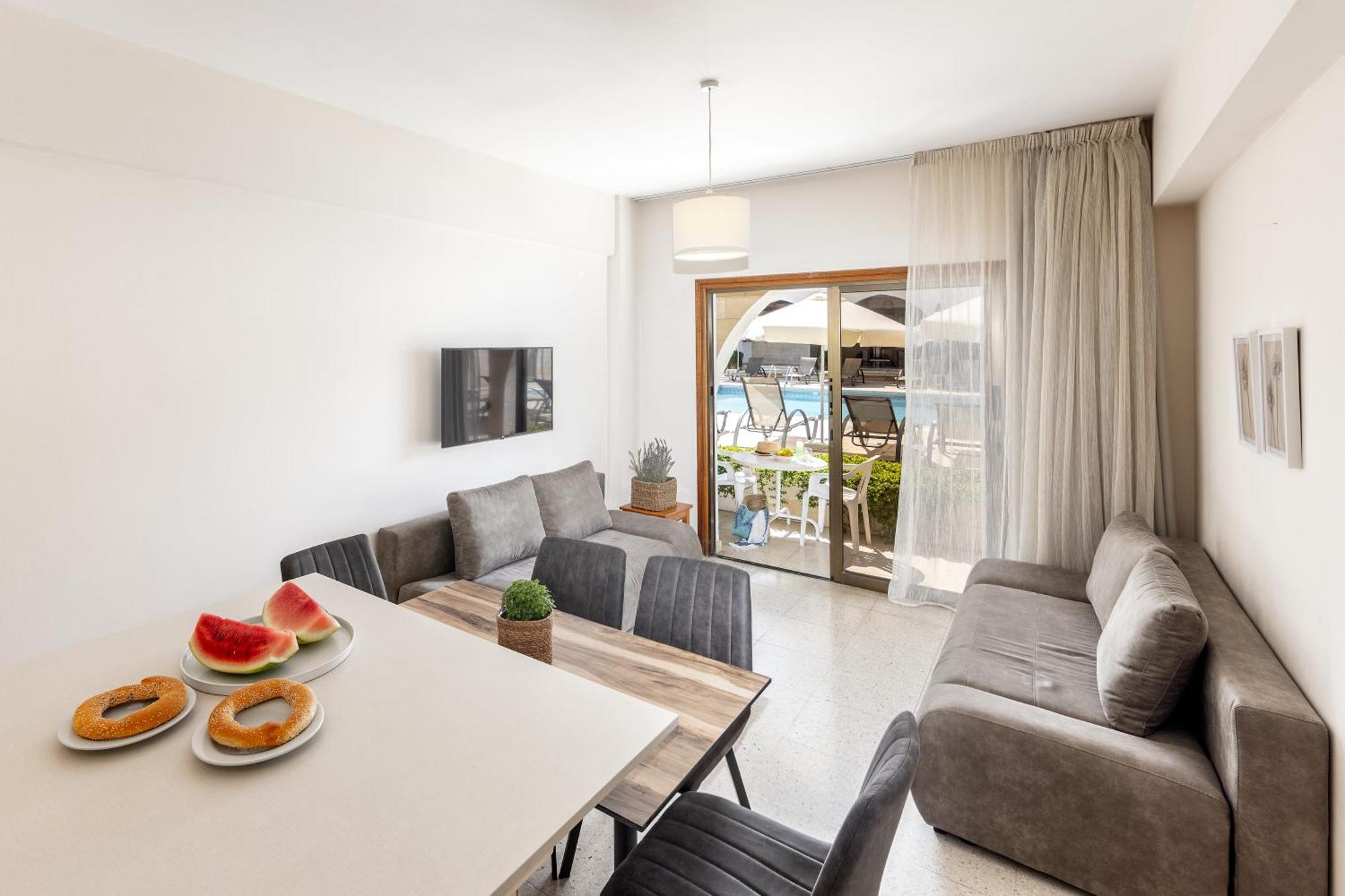 Stephanos Aparthotel 3*