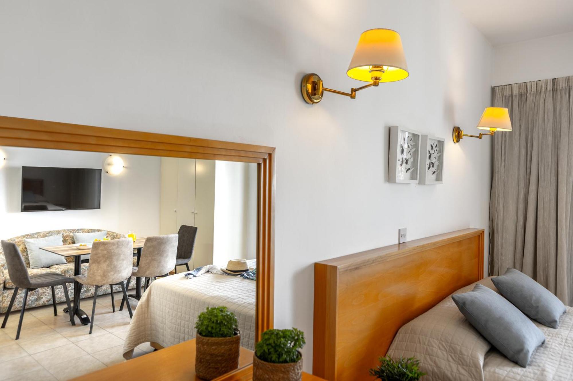Aparthotel Stephanos Polis
