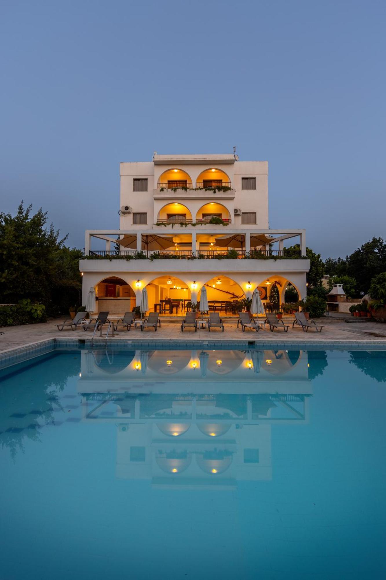 Aparthotel Stephanos 3*