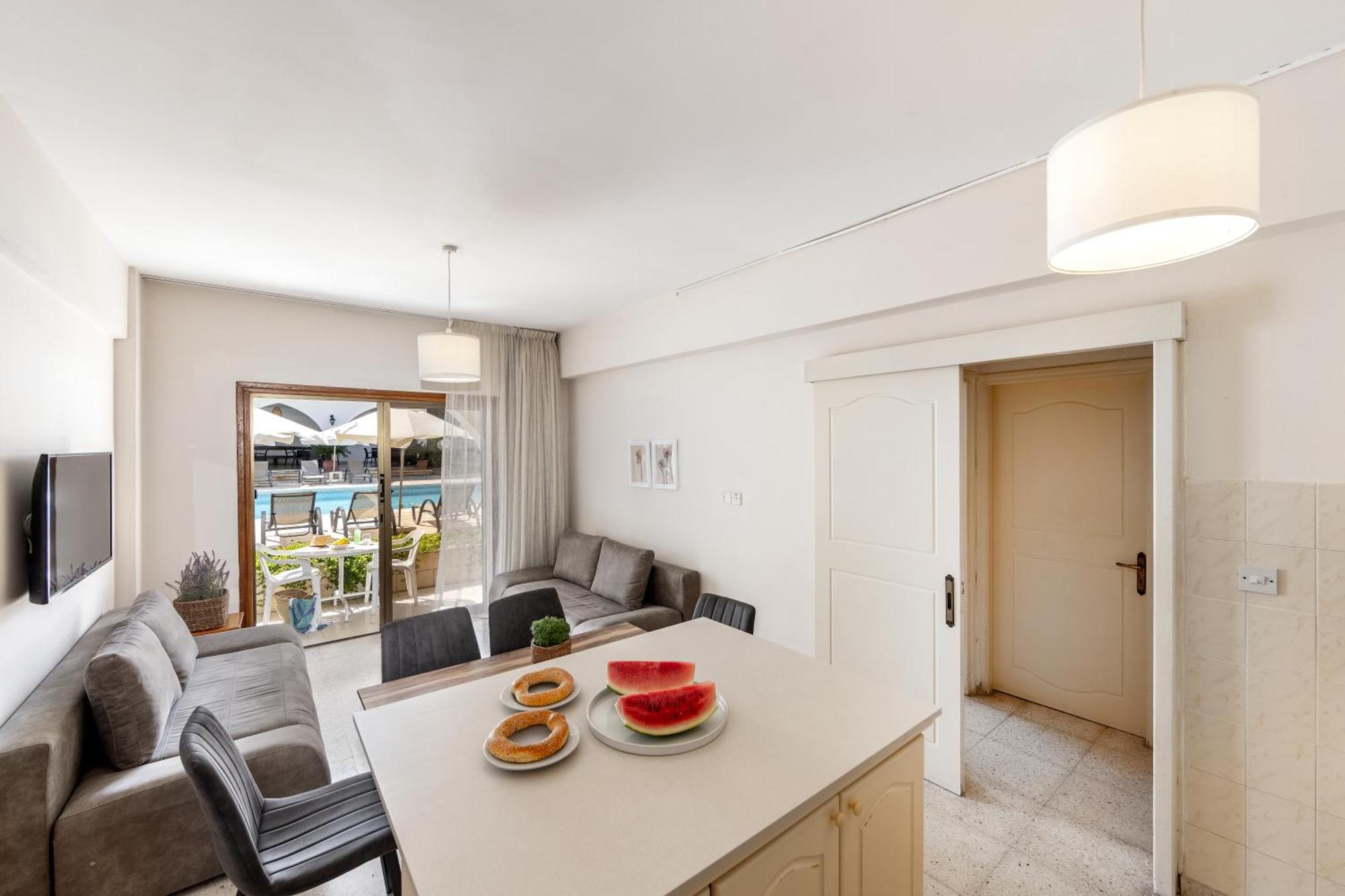 Stephanos Aparthotel 3*