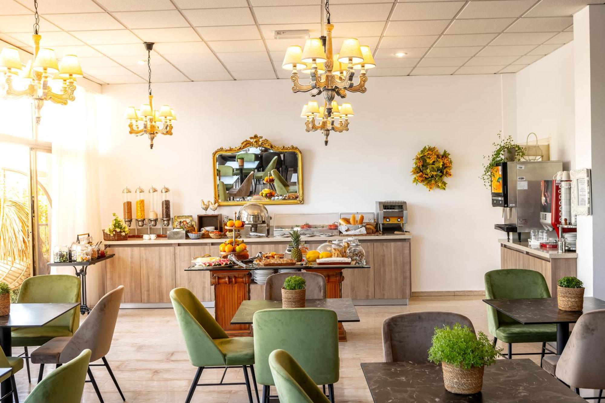 Stephanos Aparthotel 3*