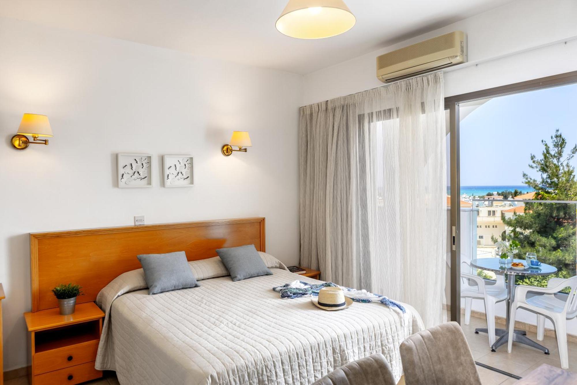 Aparthotel Stephanos