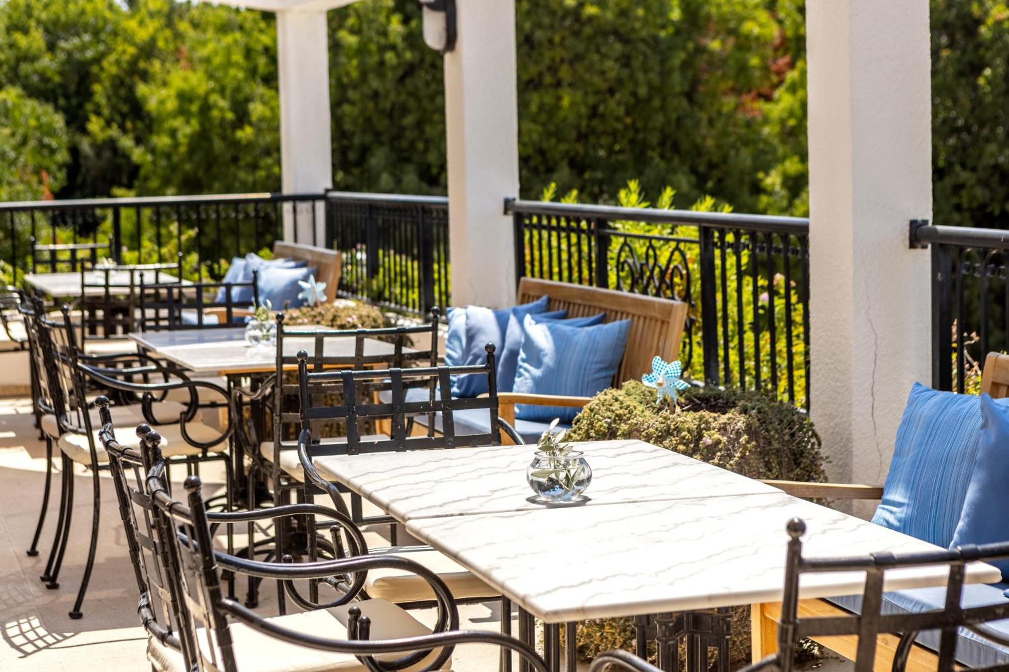 Stephanos Aparthotel 3*