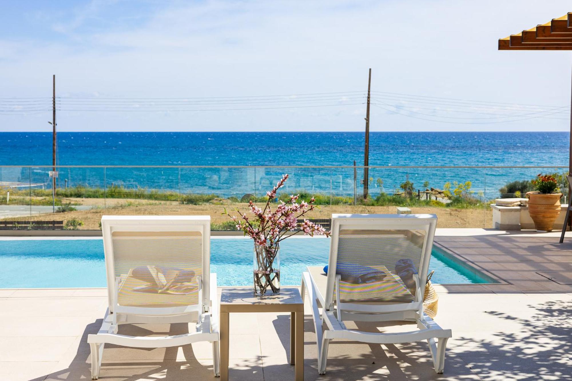 Pacy Villa *