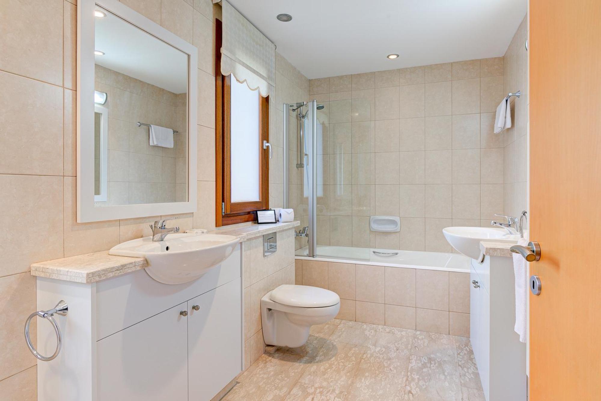 2 Bedroom Loukia With Private Pool And Gardens, Aphrodite Hills Villa *