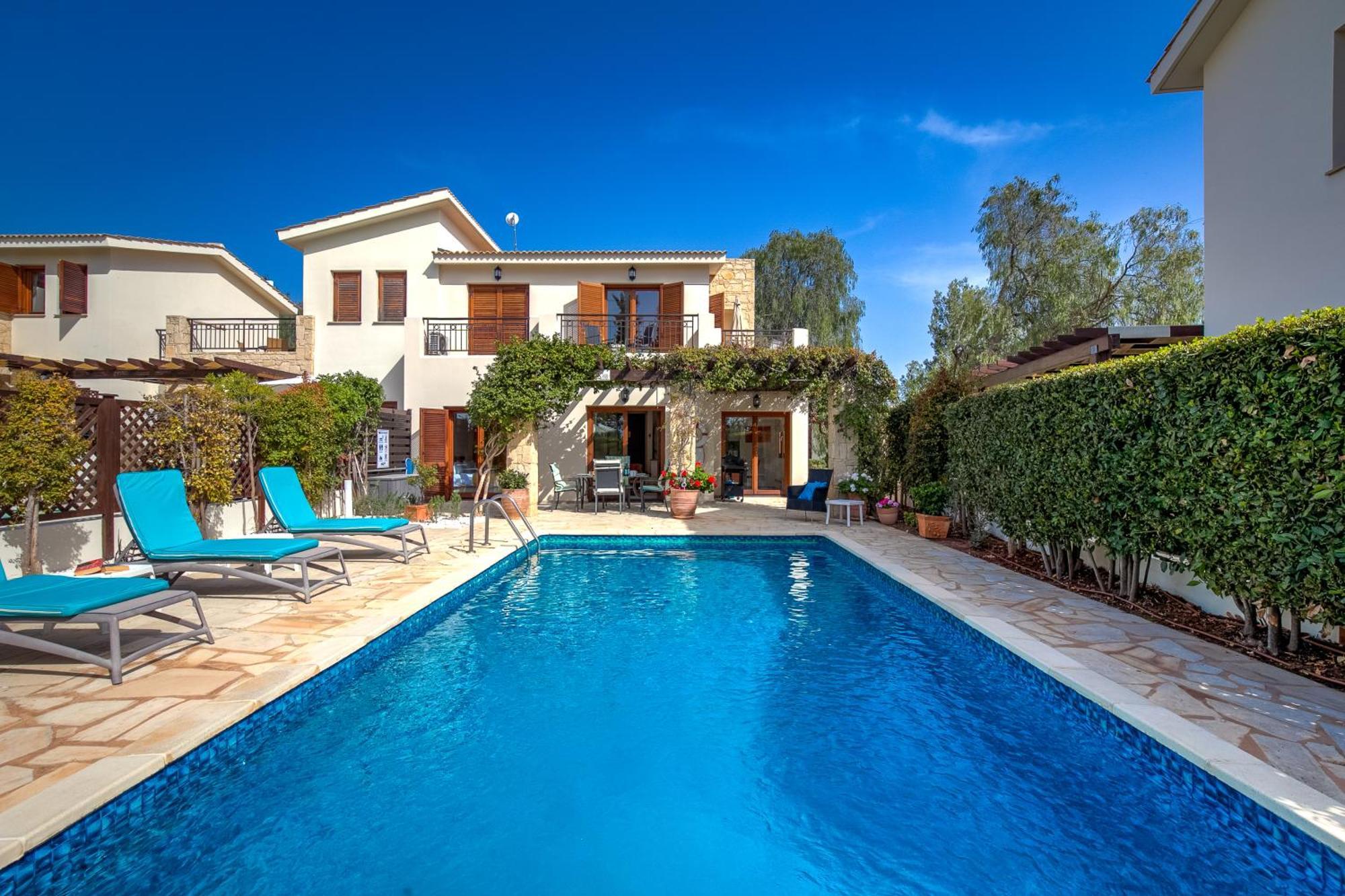 2 Bedroom Loukia With Private Pool And Gardens, Aphrodite Hills Villa Kouklia