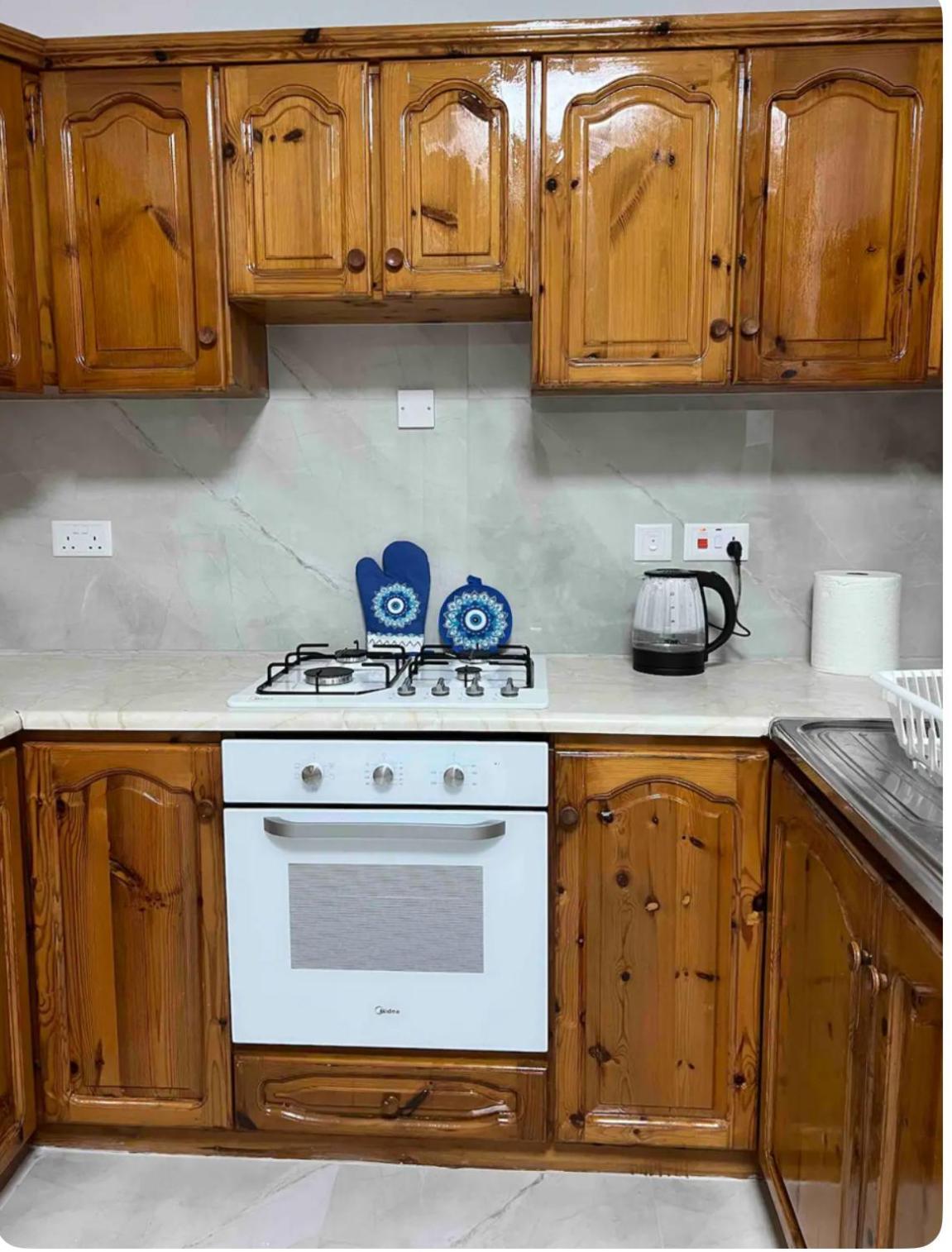 Marine Apartment *