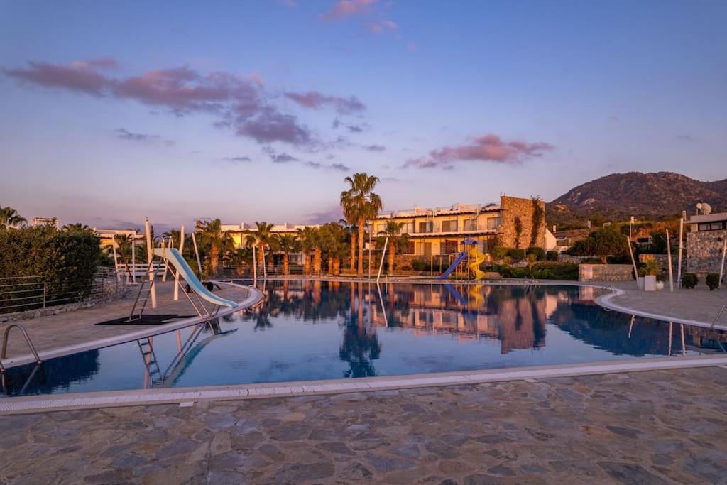 Sunny 1 Bedroom With Private Terrace Apartment *