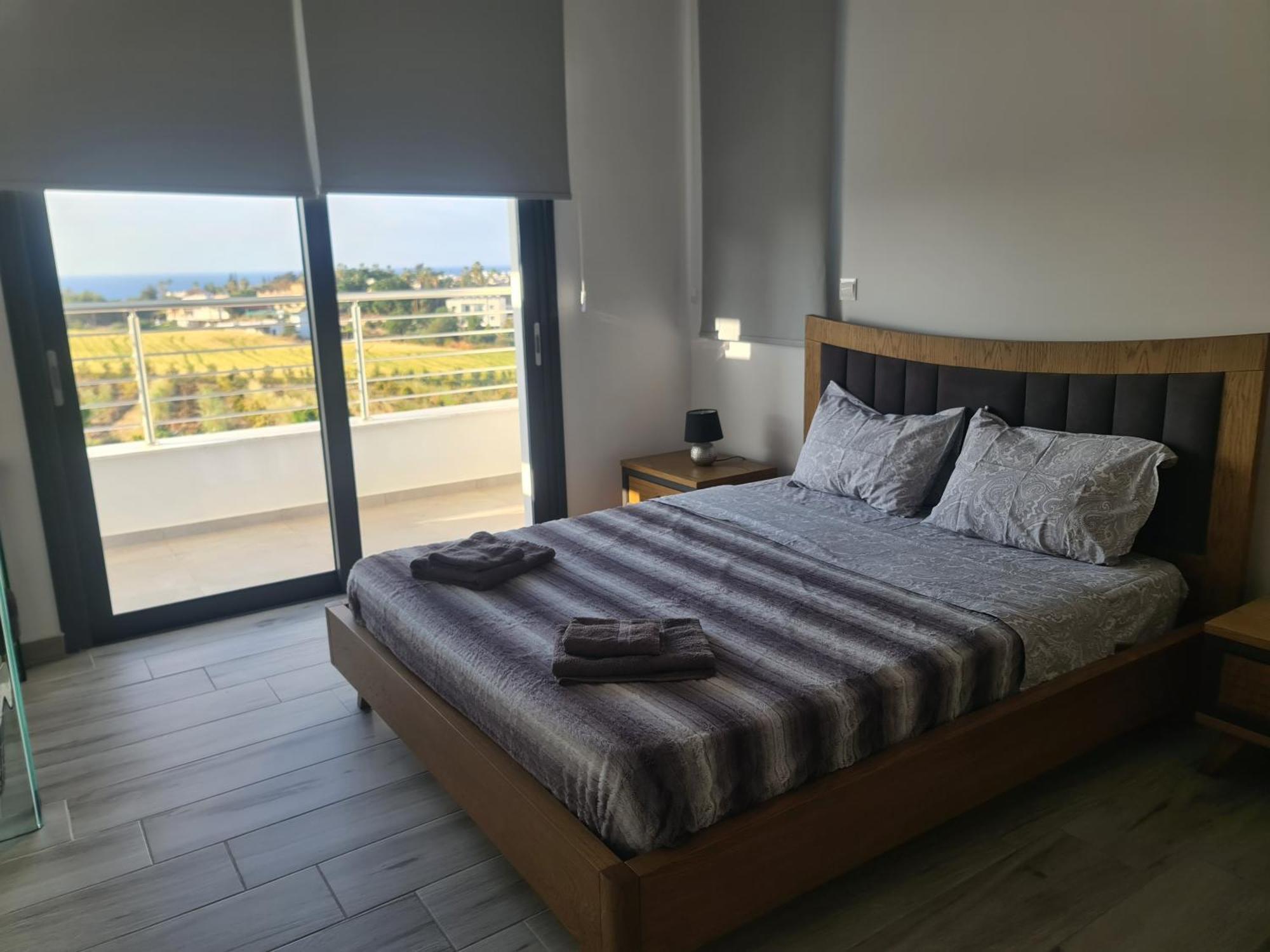 Eva Luxury Lachi
