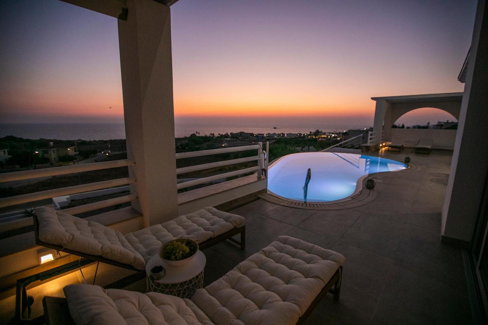 Kyklamino - Unique With Stunning Seaview