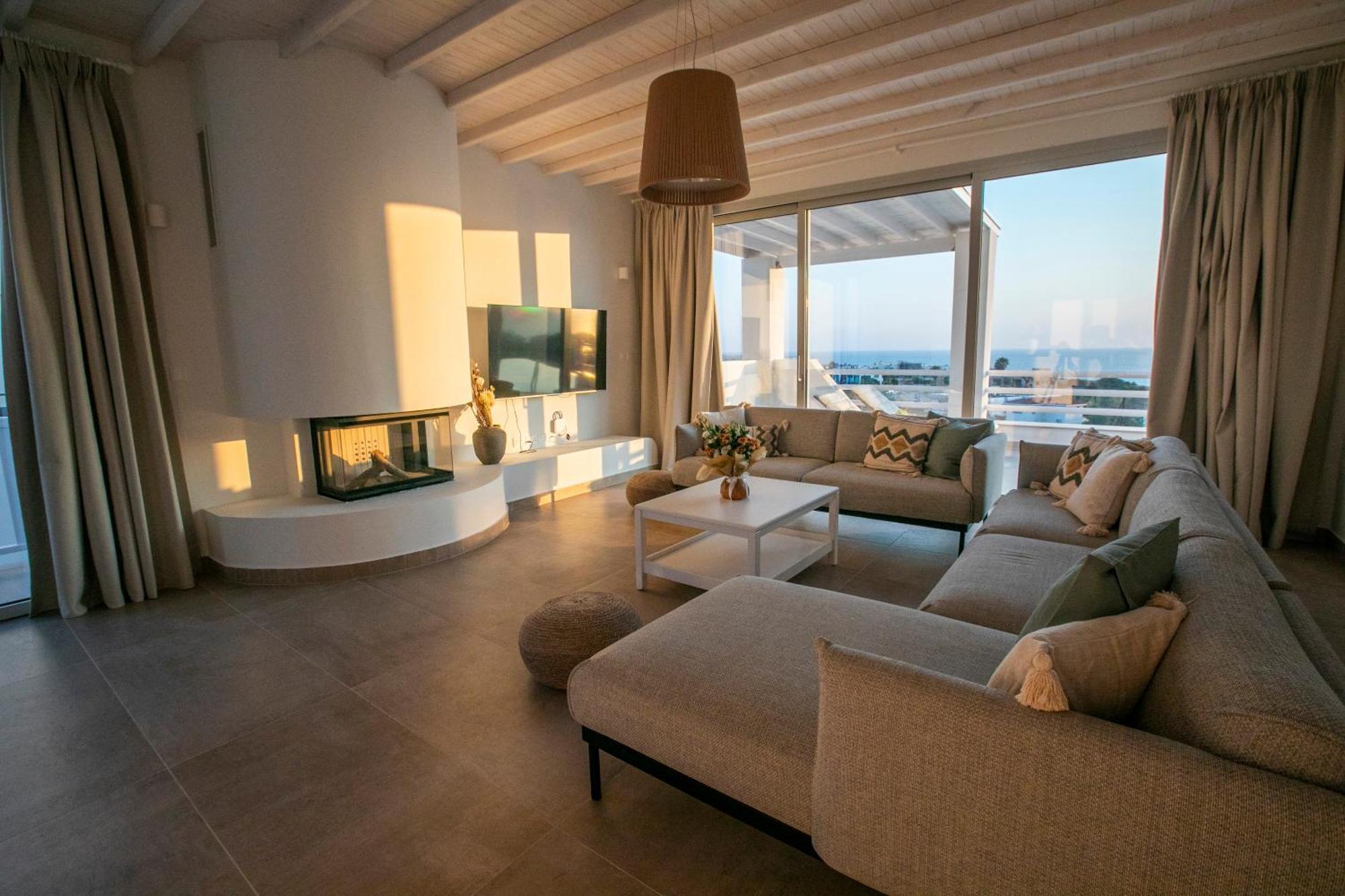 Villa Kyklamino - Unique With Stunning Seaview Klorakas