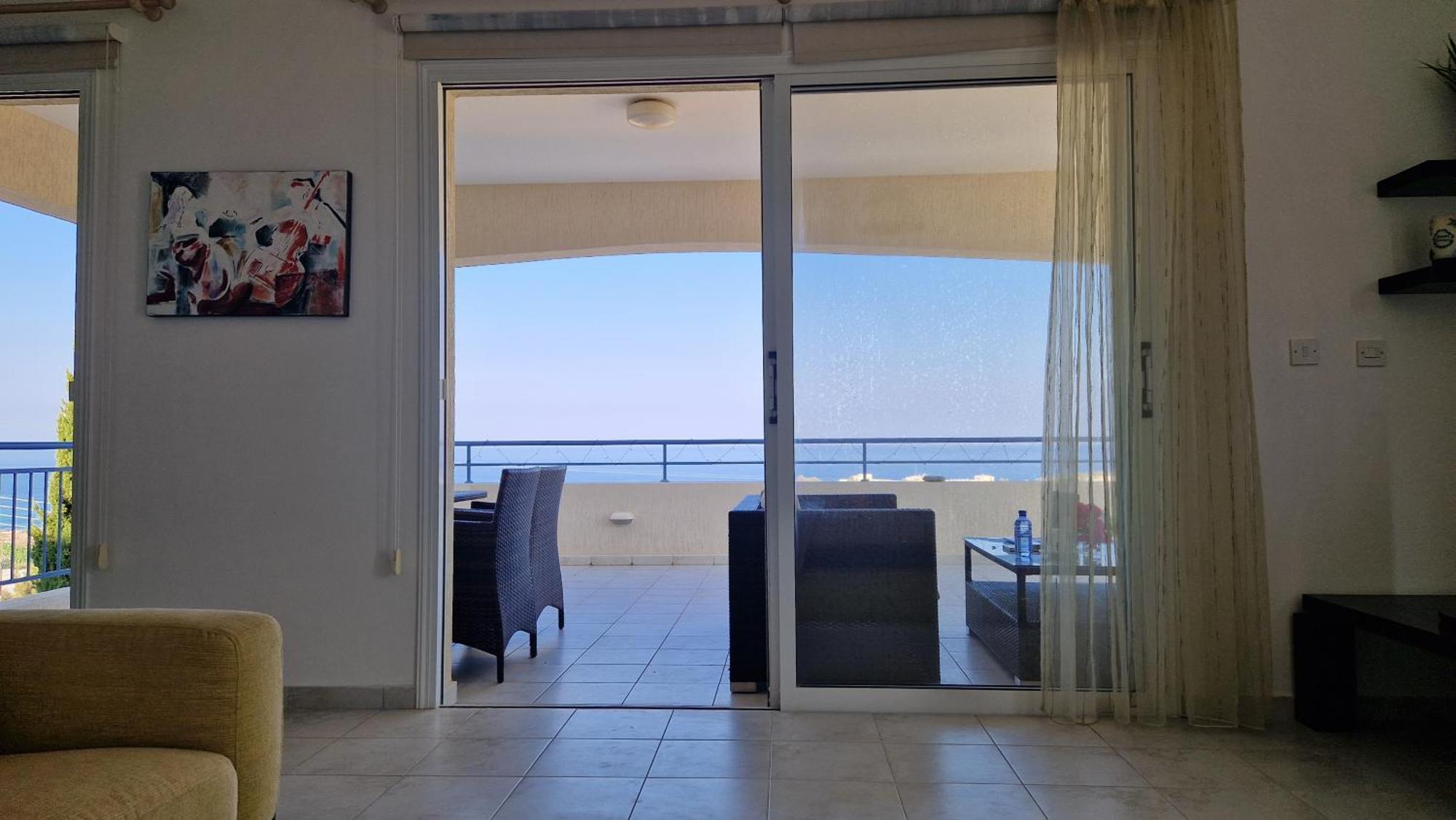 Romanson Seaview Apartment *
