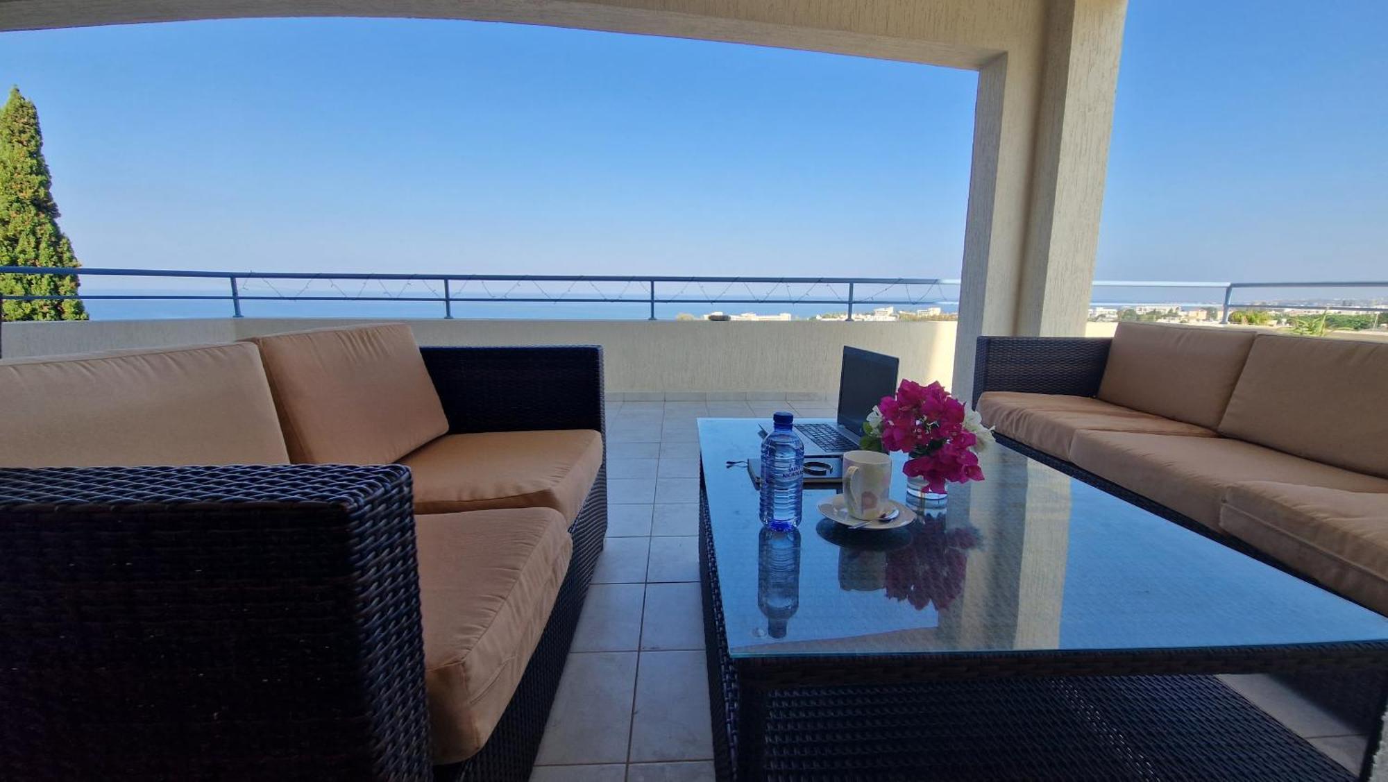 Romanson Seaview Apartment *