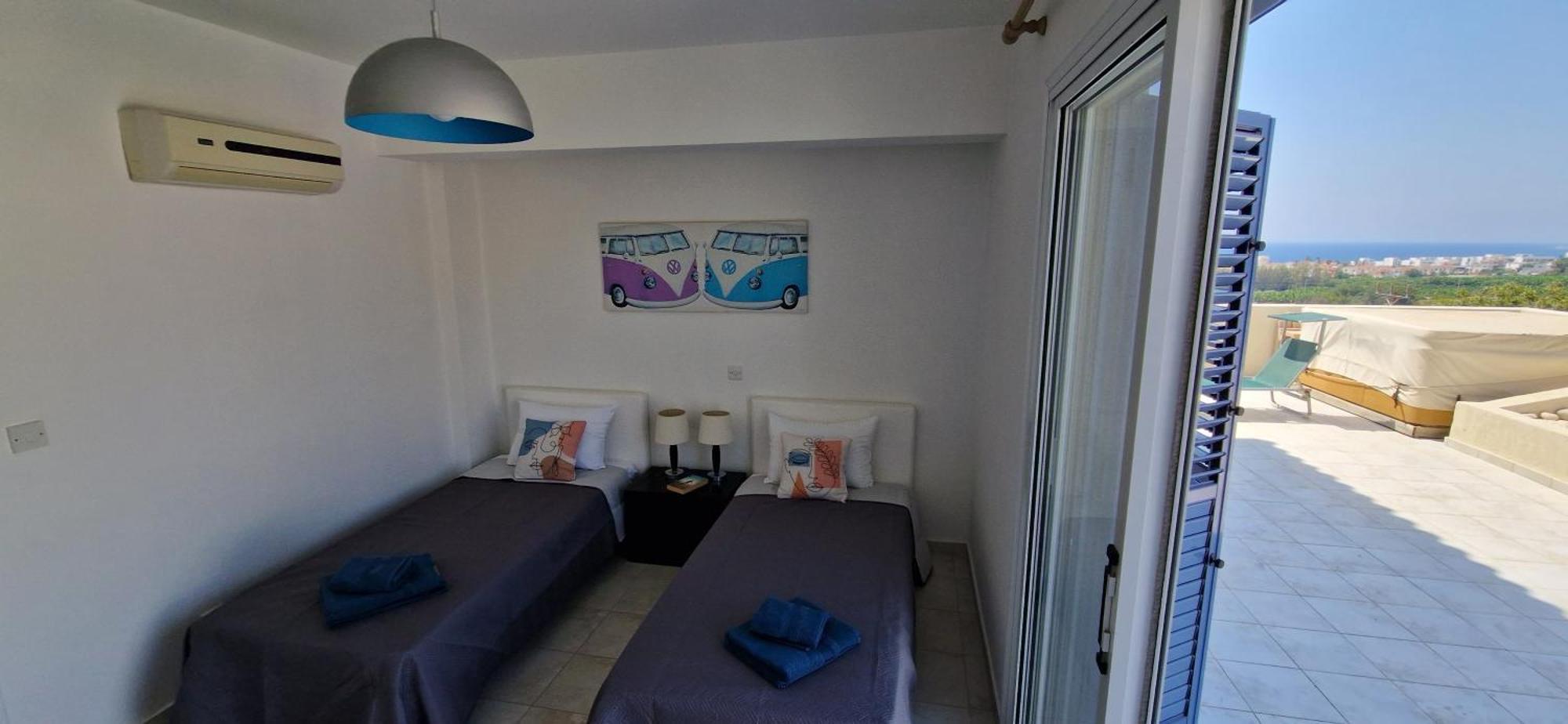 Romanson Seaview Apartment Kissonerga