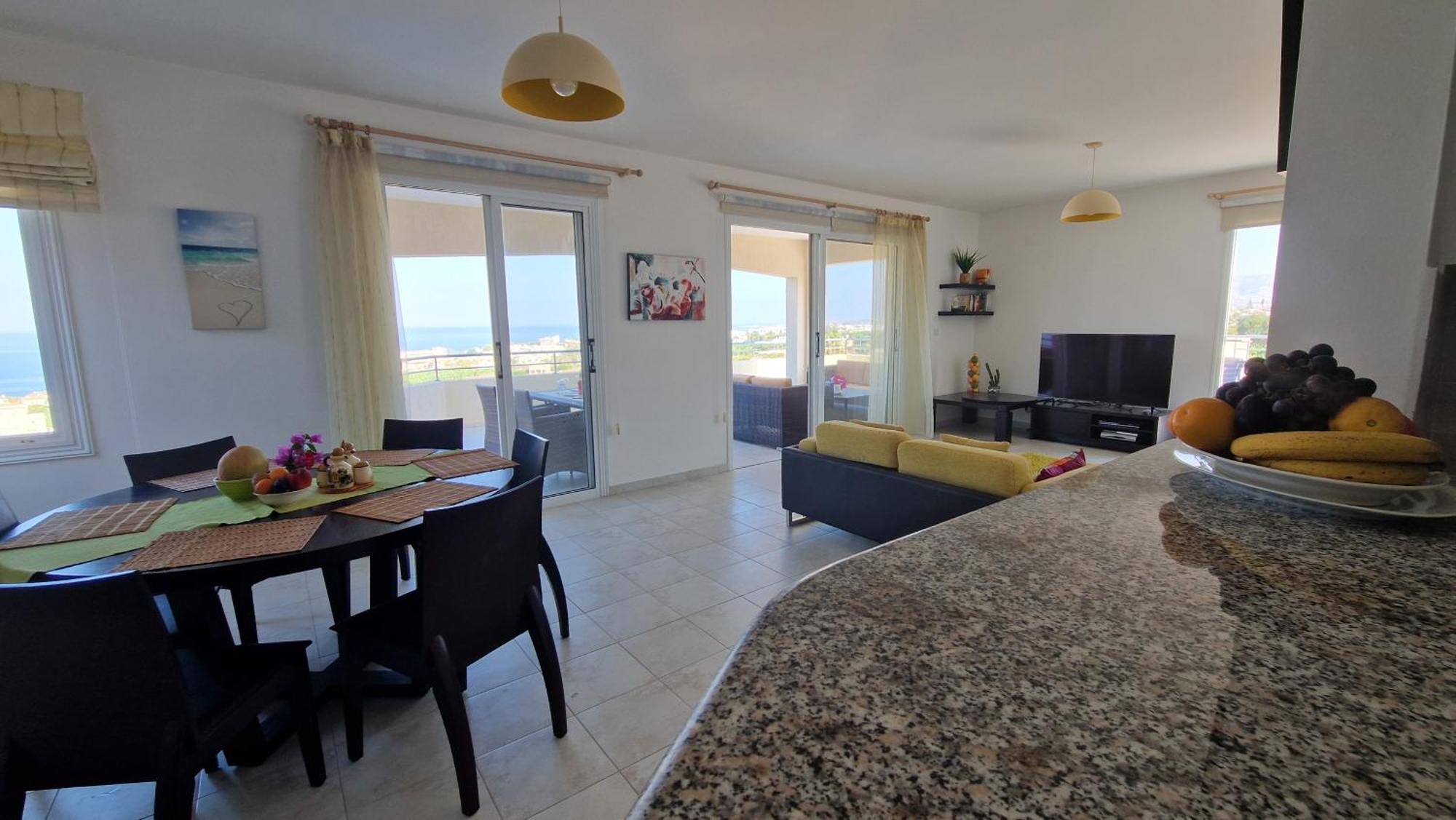 Romanson Seaview Apartment Kissonerga