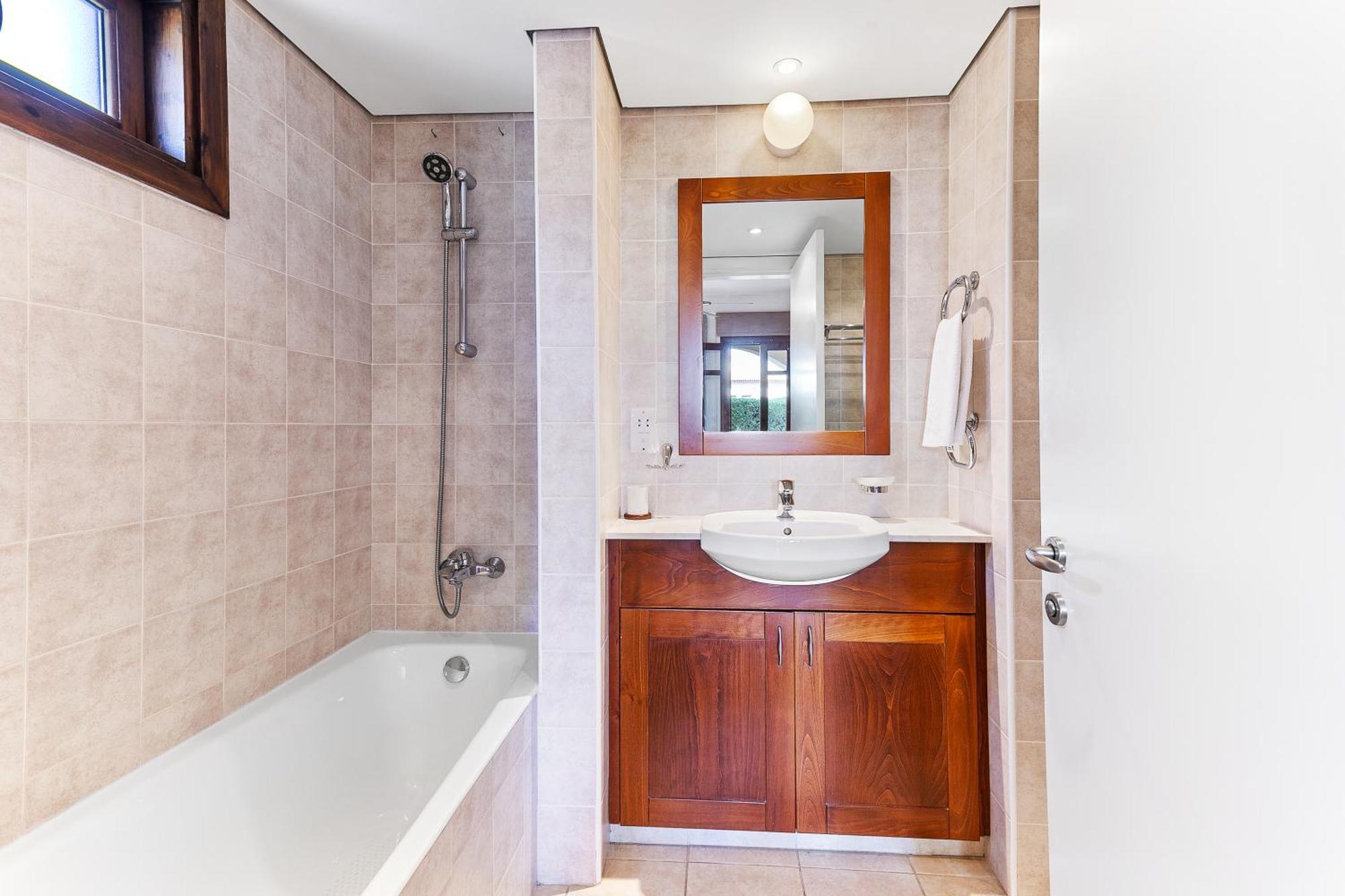 2 Bedroom Kalypso With Private Garden, Aphrodite Hills Apartment Kouklia