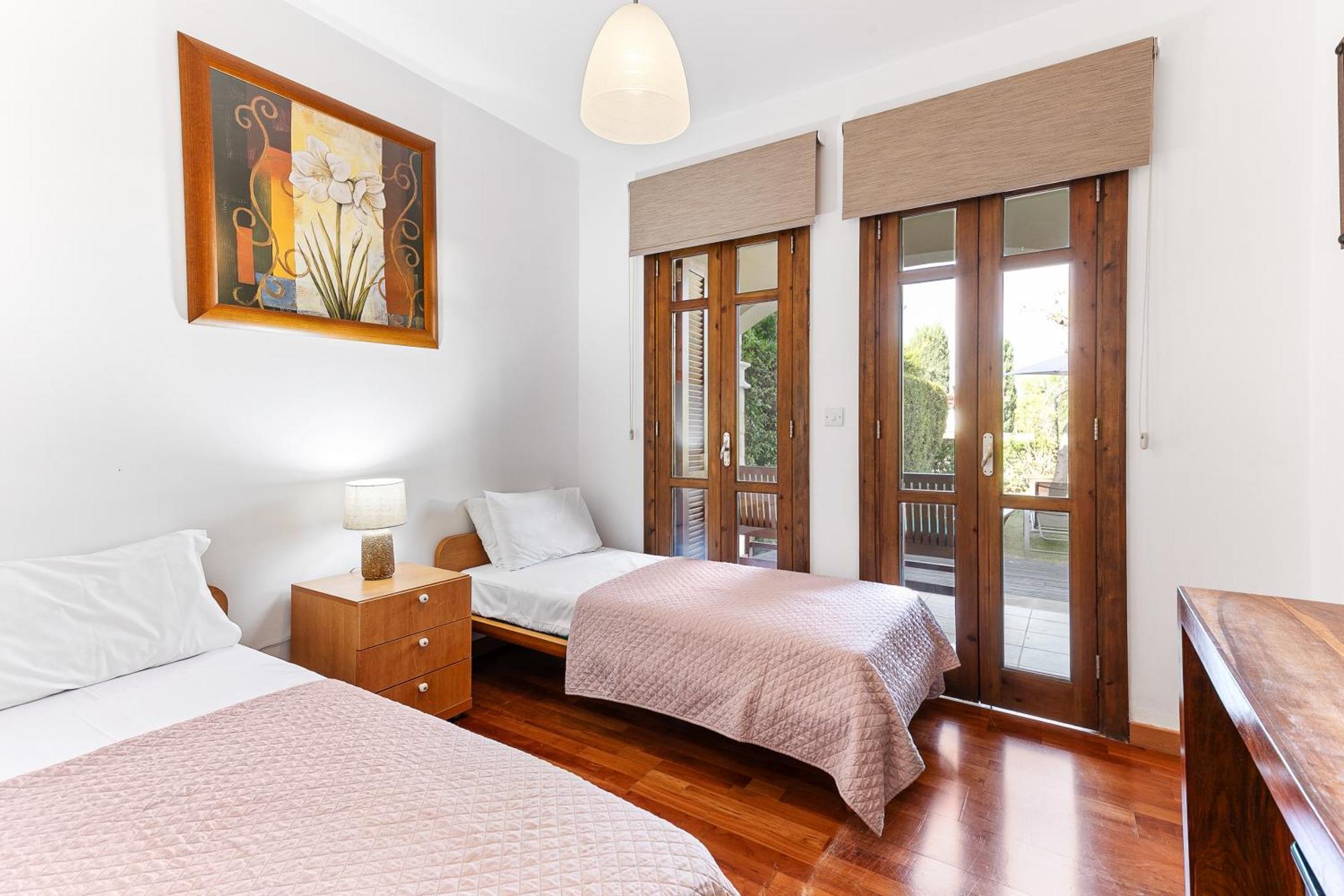 2 Bedroom Kalypso With Private Garden, Aphrodite Hills Apartment *