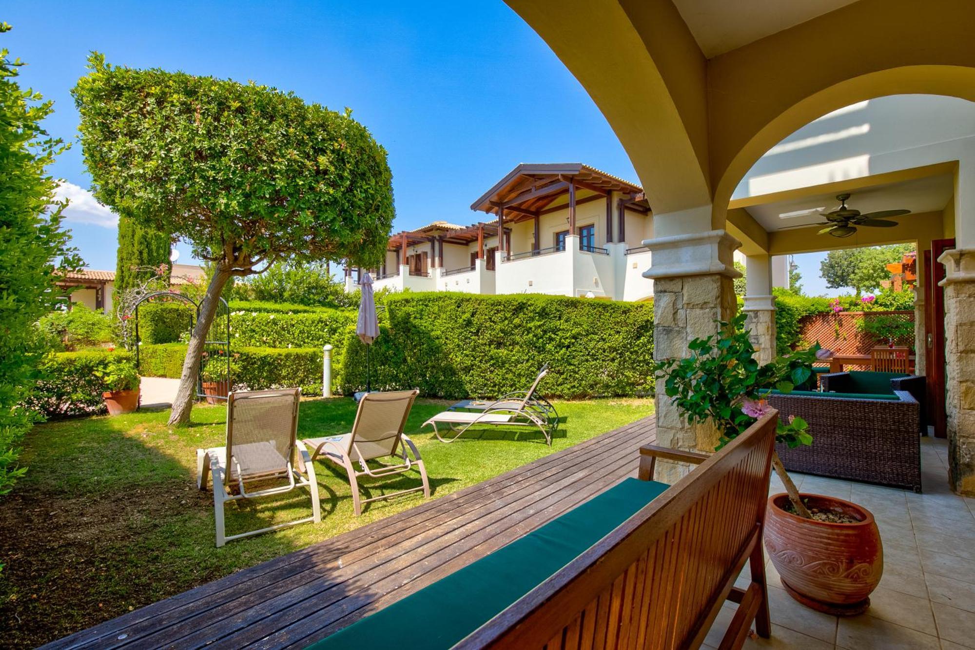 Apartment 2 Bedroom Kalypso With Private Garden, Aphrodite Hills Kouklia