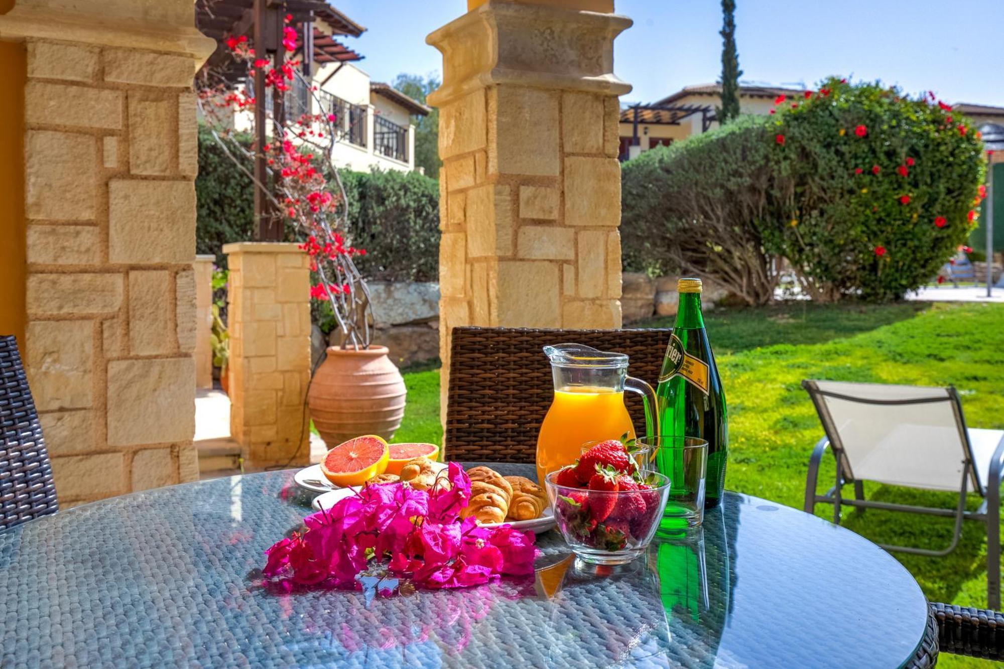 2 Bedroom Asulon With Communal Pools, Aphrodite Hills Apartment *