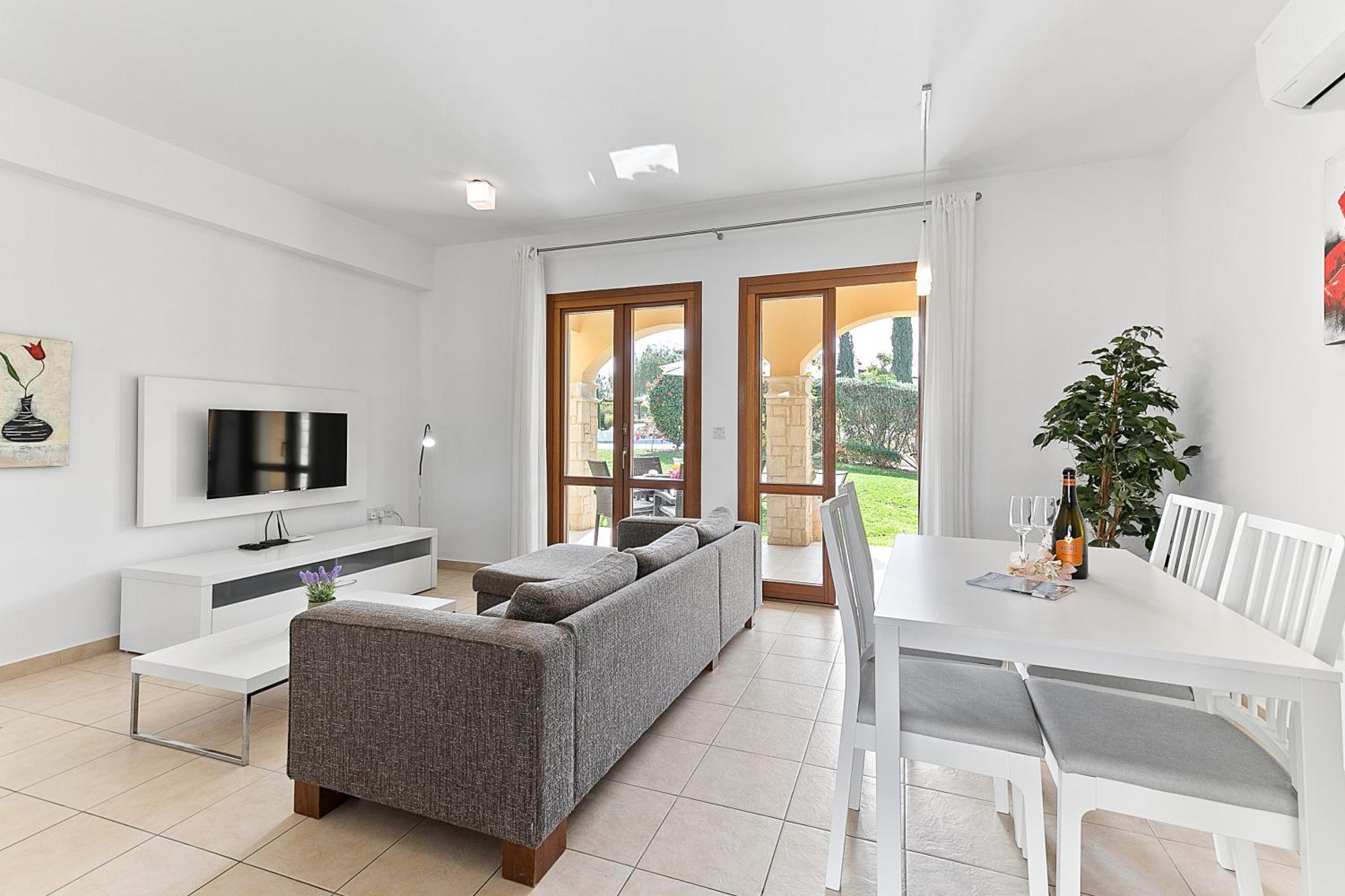 Apartment 2 Bedroom Asulon With Communal Pools, Aphrodite Hills