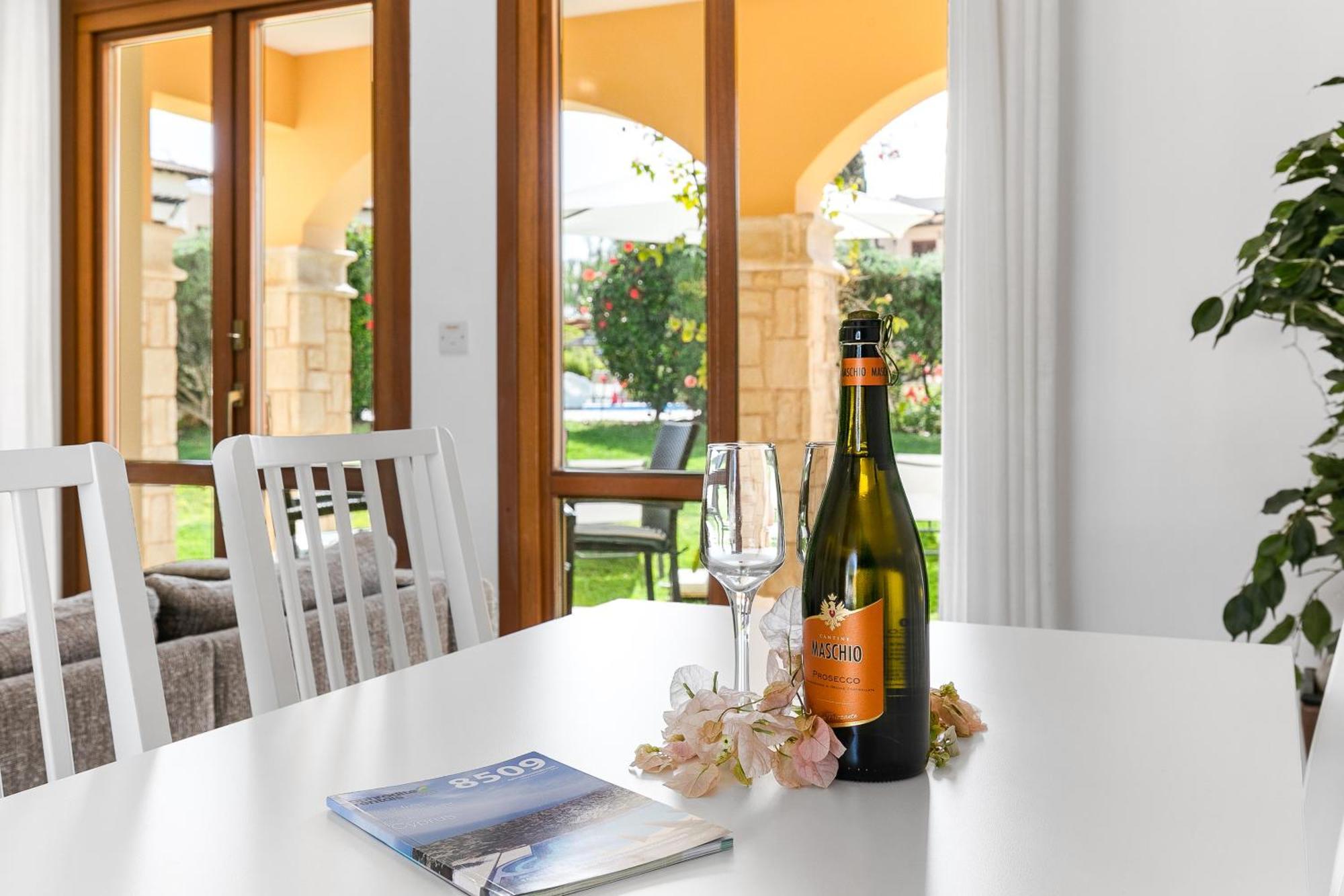 Apartment 2 Bedroom Asulon With Communal Pools, Aphrodite Hills Kouklia