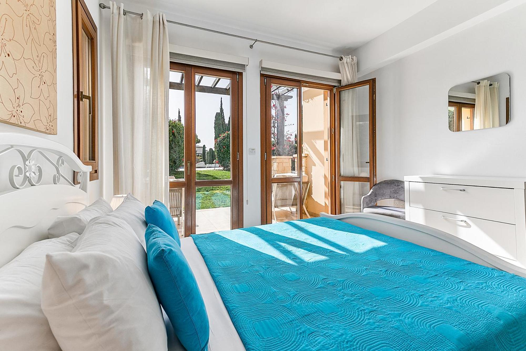 2 Bedroom Asulon With Communal Pools, Aphrodite Hills Apartment Kouklia