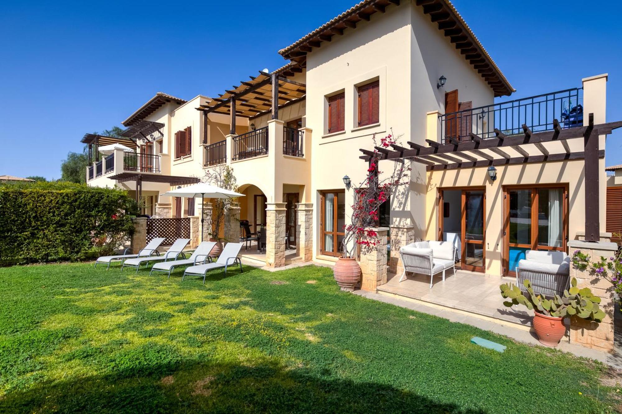 2 Bedroom Asulon With Communal Pools, Aphrodite Hills