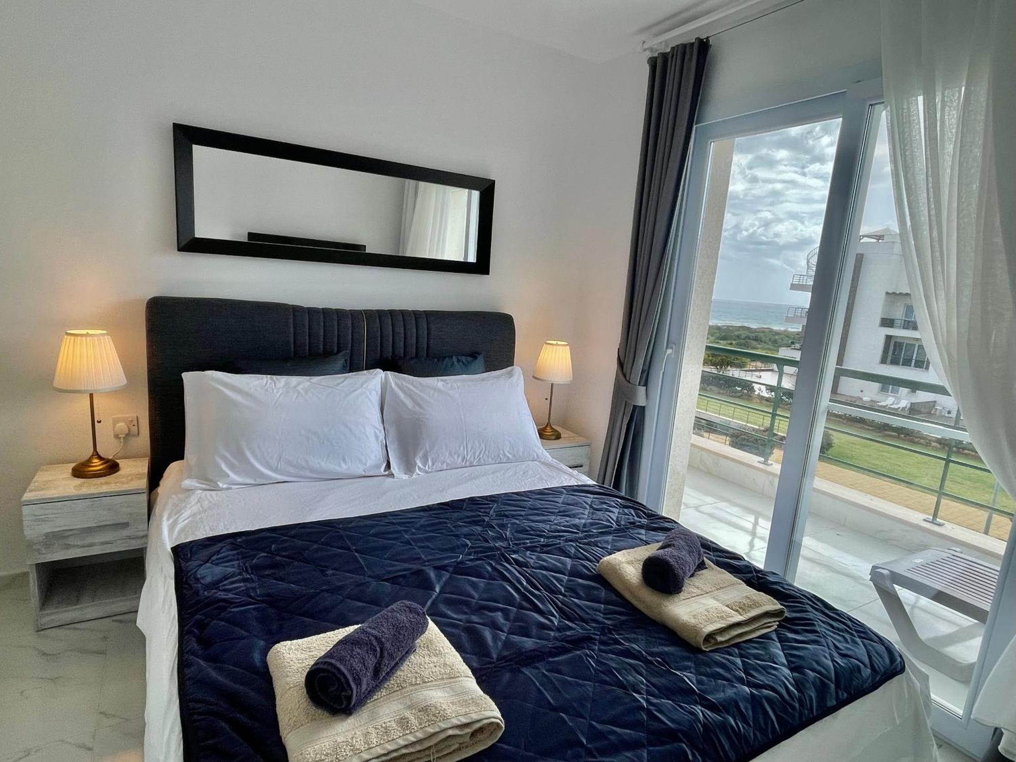 Apartment Blue Retreat By The Sea *
