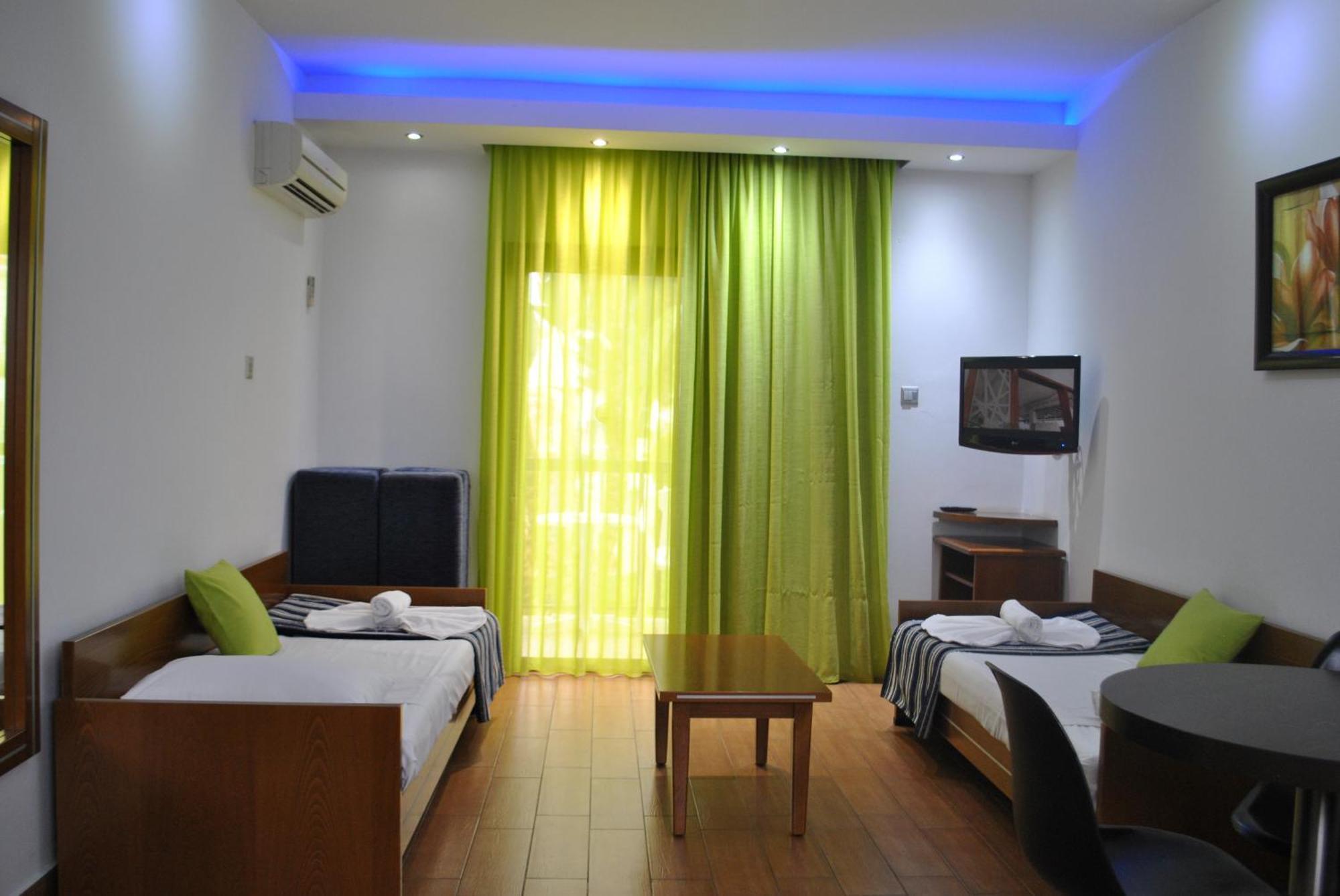 Loutsiana Deluxe Apts 3*