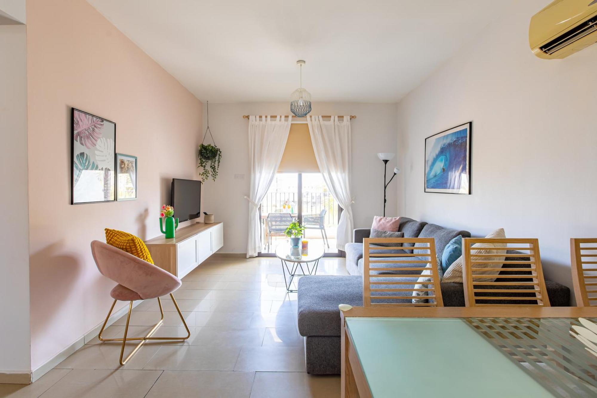 Kyklades Bc6, Free Wifi Paralimni
