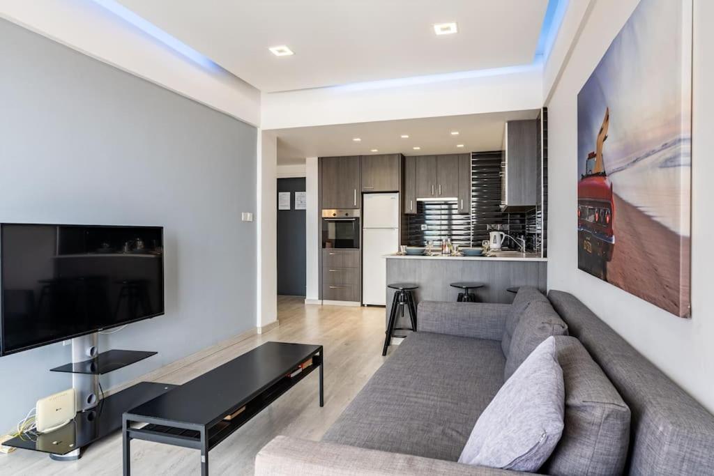 Apartment Must - Finikoudes Seaview