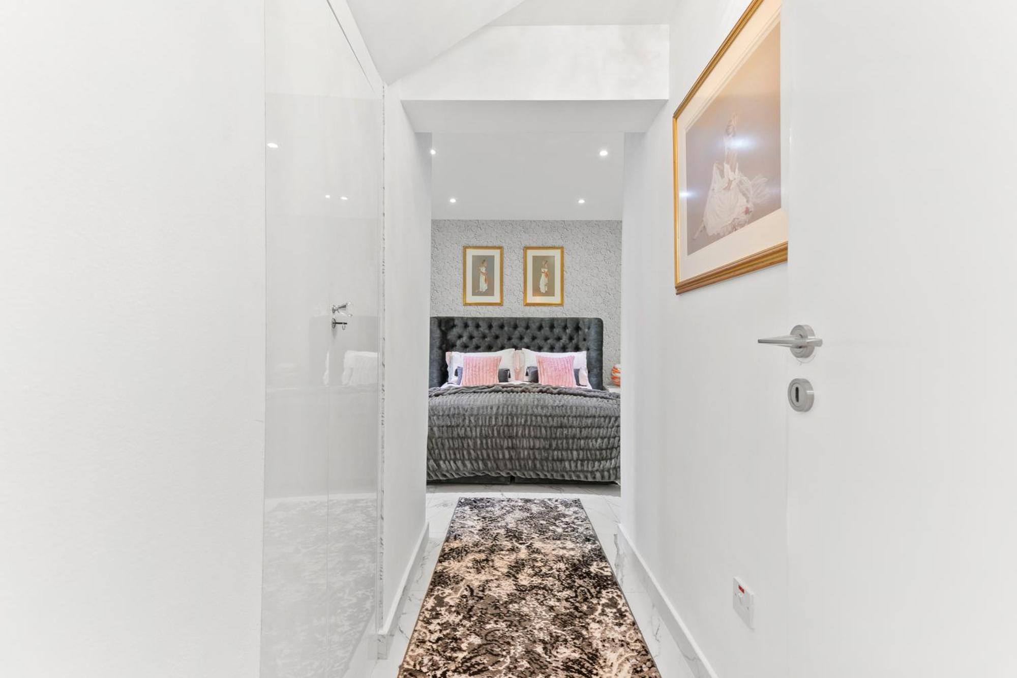 3 Bedroom Eleyjo With Stunning Private Pool, Aphrodite Hills Villa Kouklia