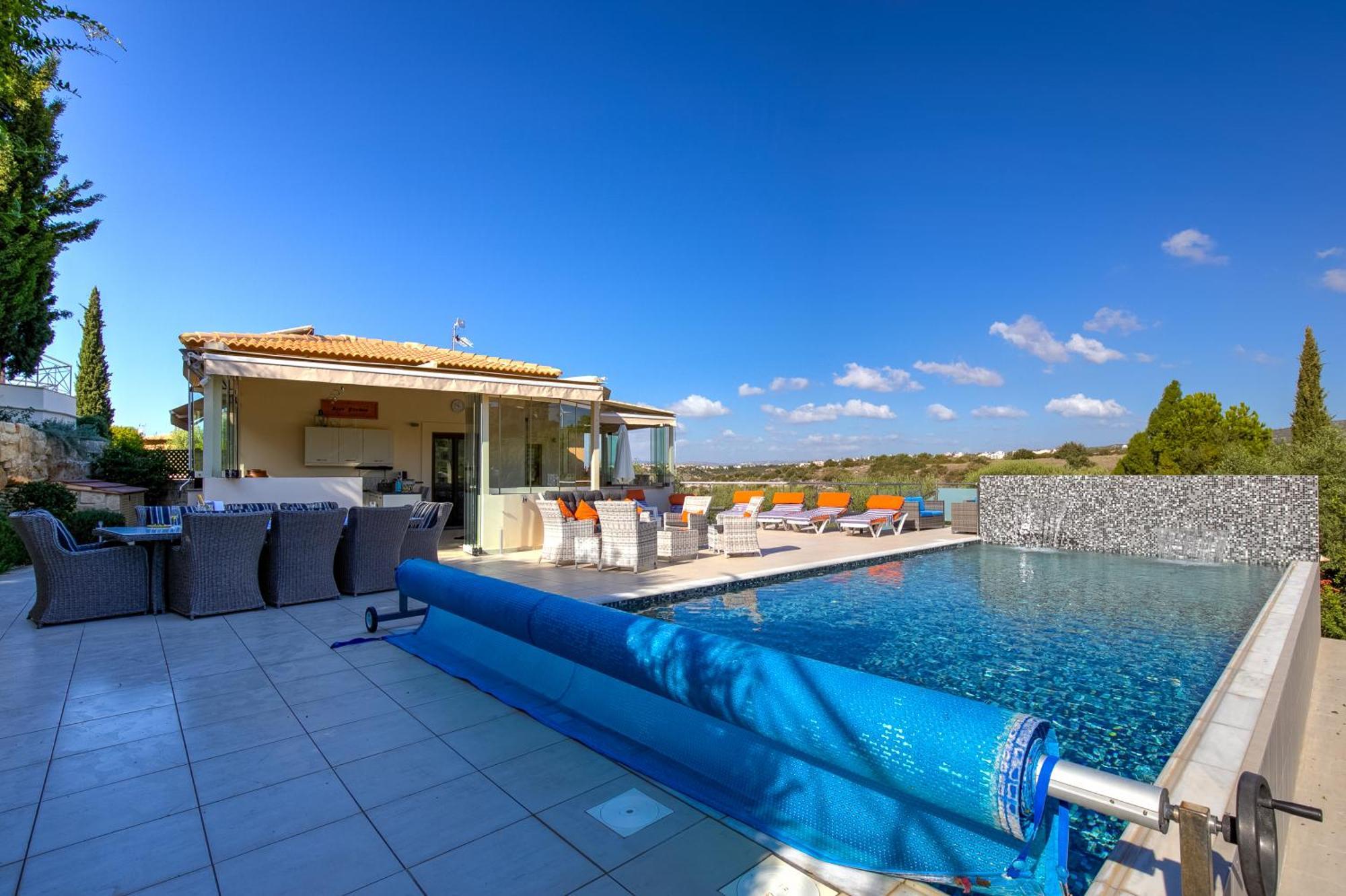 3 Bedroom Eleyjo With Stunning Private Pool, Aphrodite Hills Kouklia