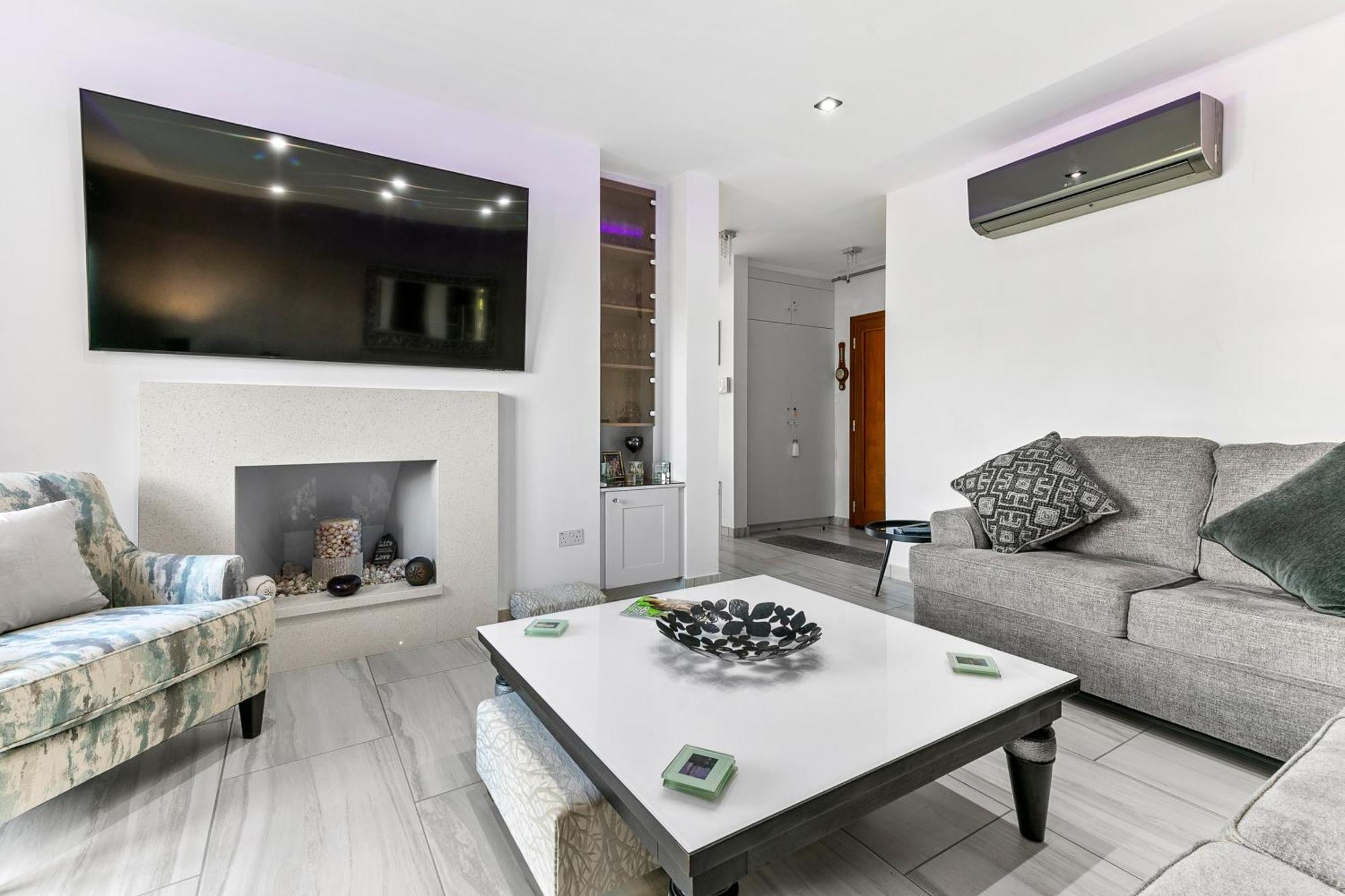 3 Bedroom Eleyjo With Stunning Private Pool, Aphrodite Hills Villa *
