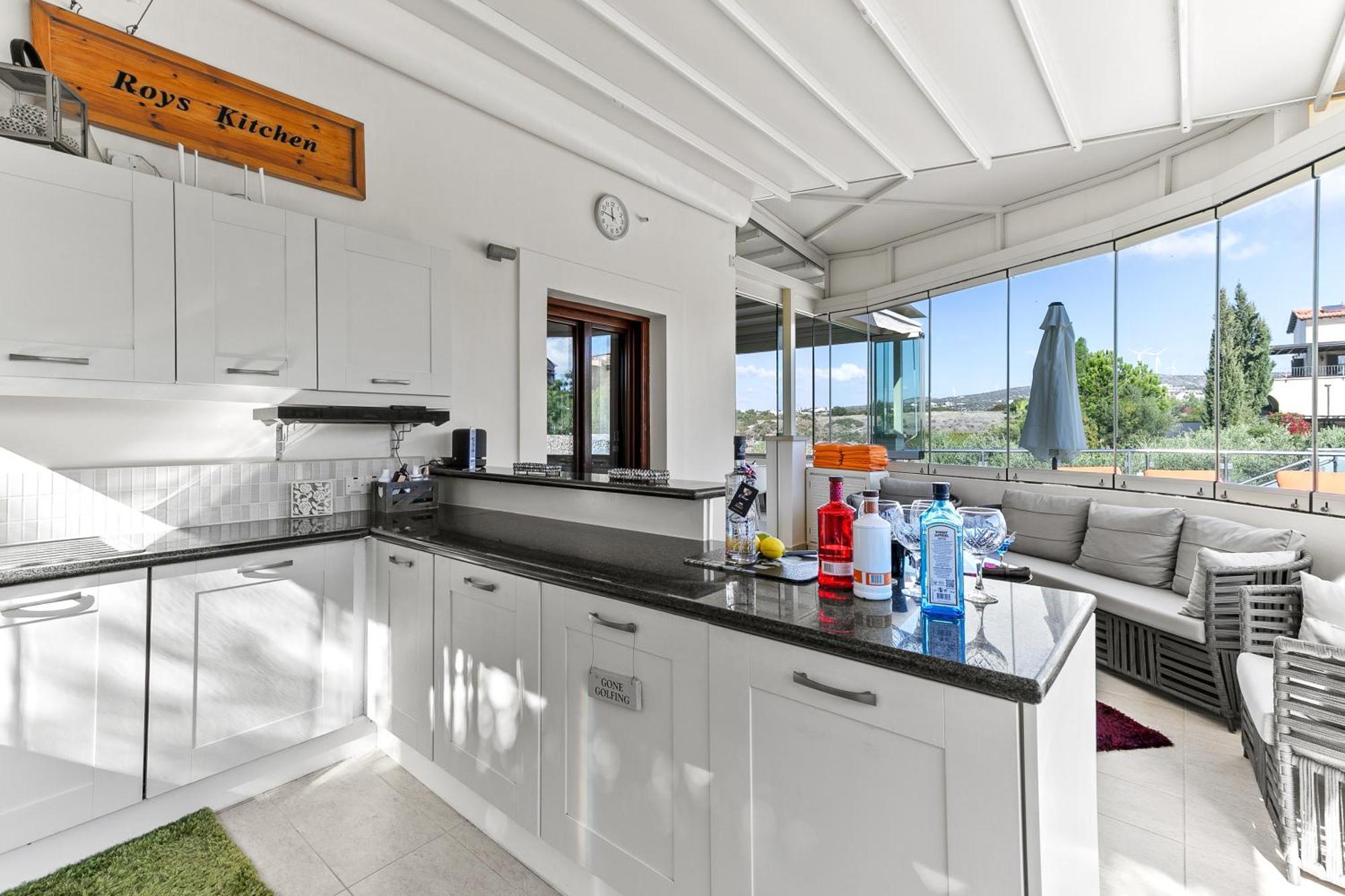 3 Bedroom Eleyjo With Stunning Private Pool, Aphrodite Hills Villa