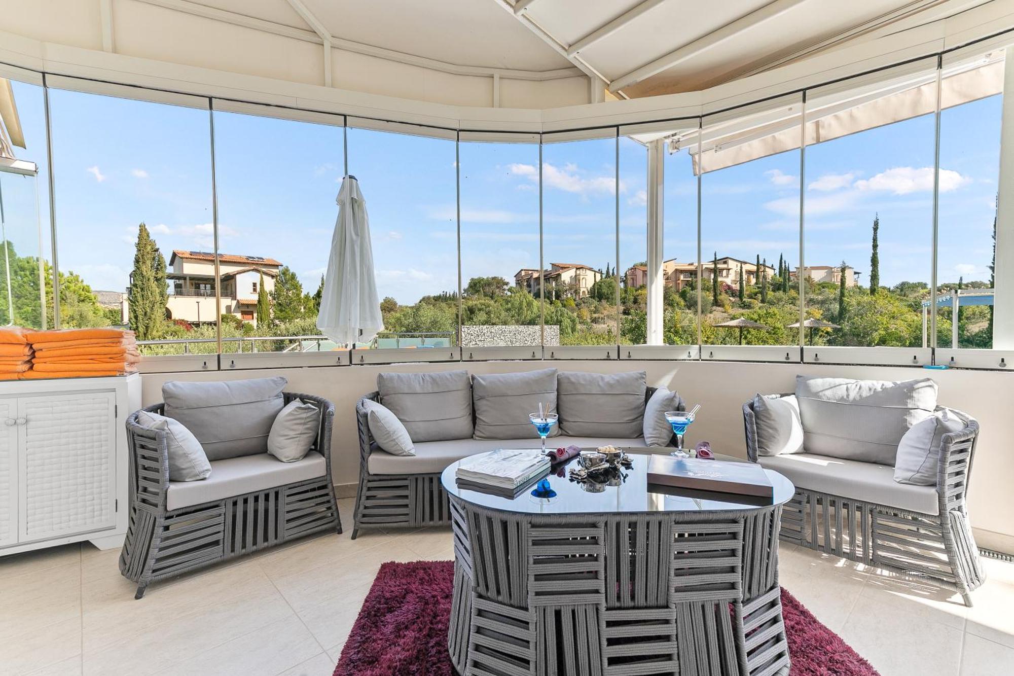 3 Bedroom Eleyjo With Stunning Private Pool, Aphrodite Hills