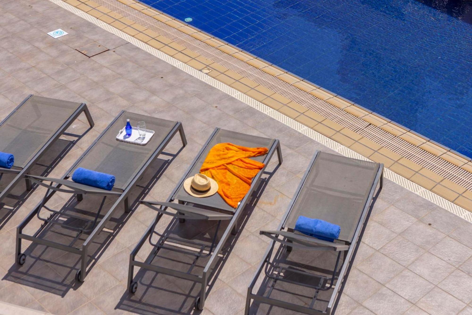 Azure Luxury Pool