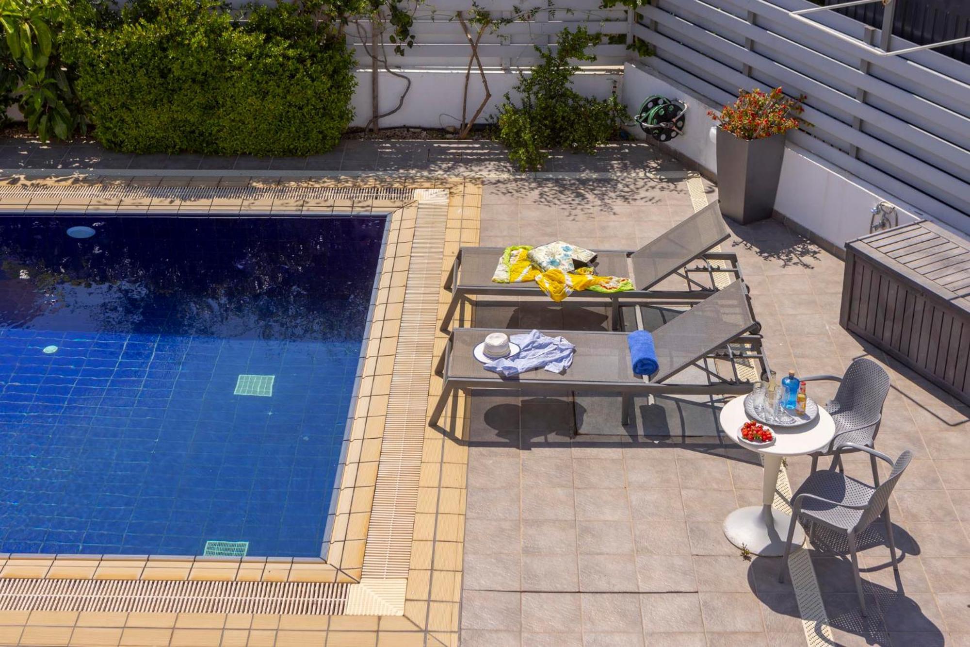 Villa Azure Luxury Pool