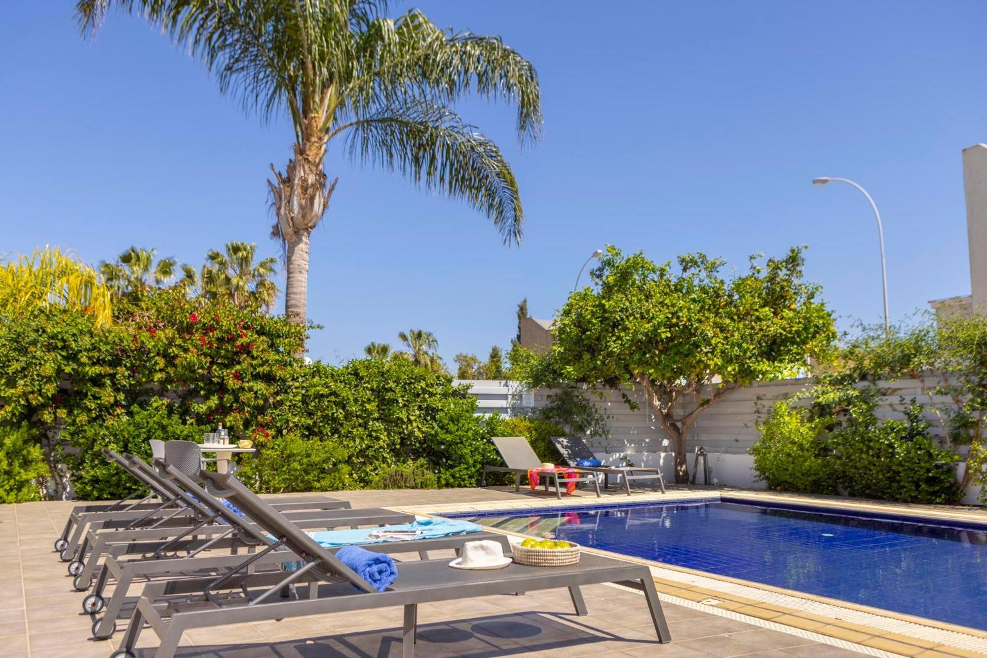 Azure Luxury Pool * Protaras