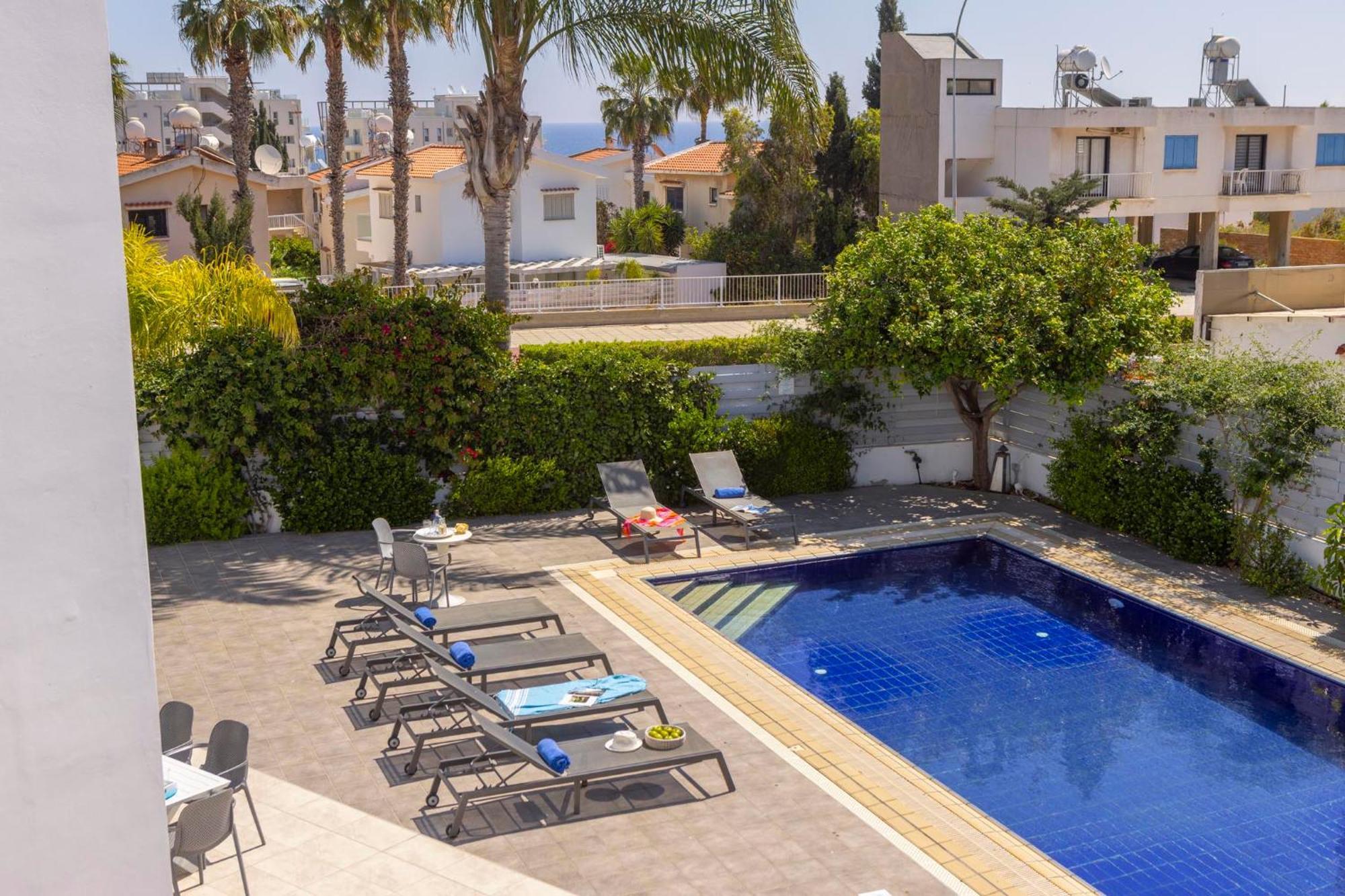 Villa Azure Luxury Pool