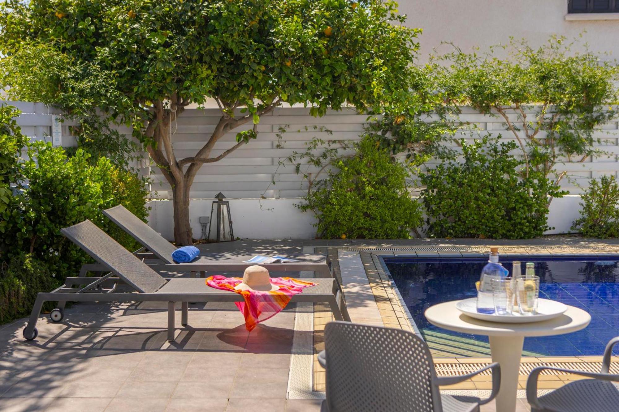 Azure Luxury Pool