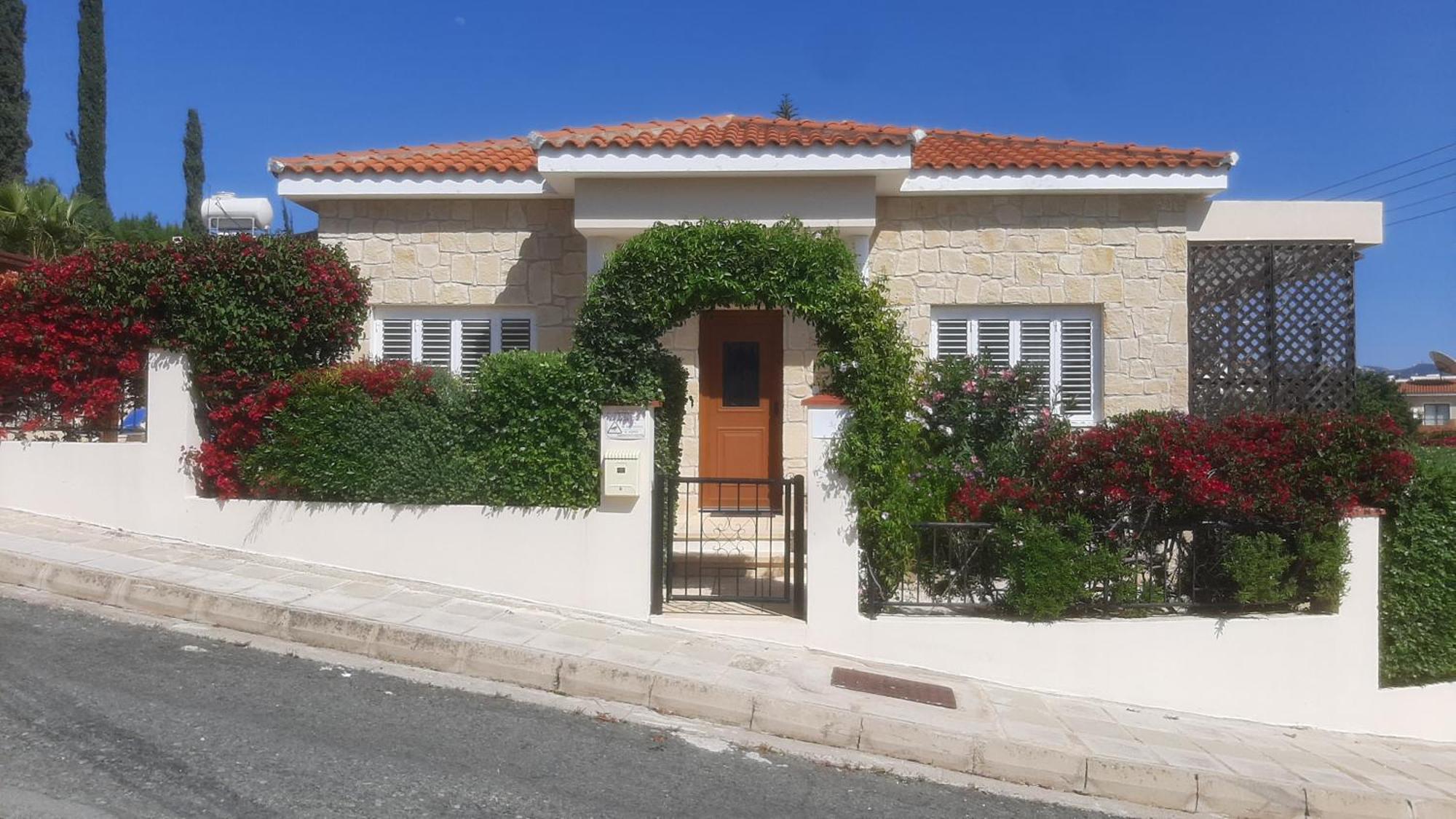 Holiday: Seafront Retreat With Pool In Paphos