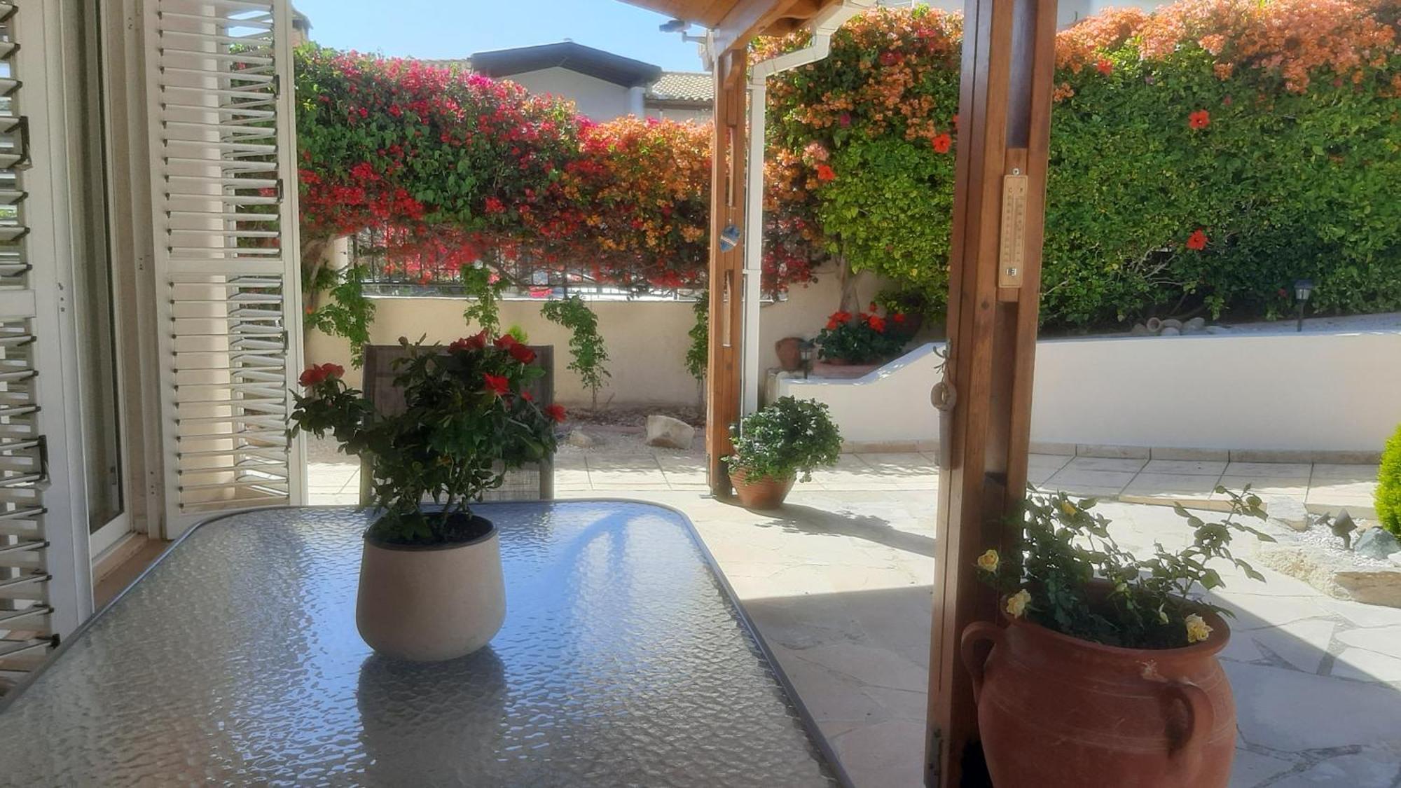 Villa Holiday: Seafront Retreat With Pool In Paphos