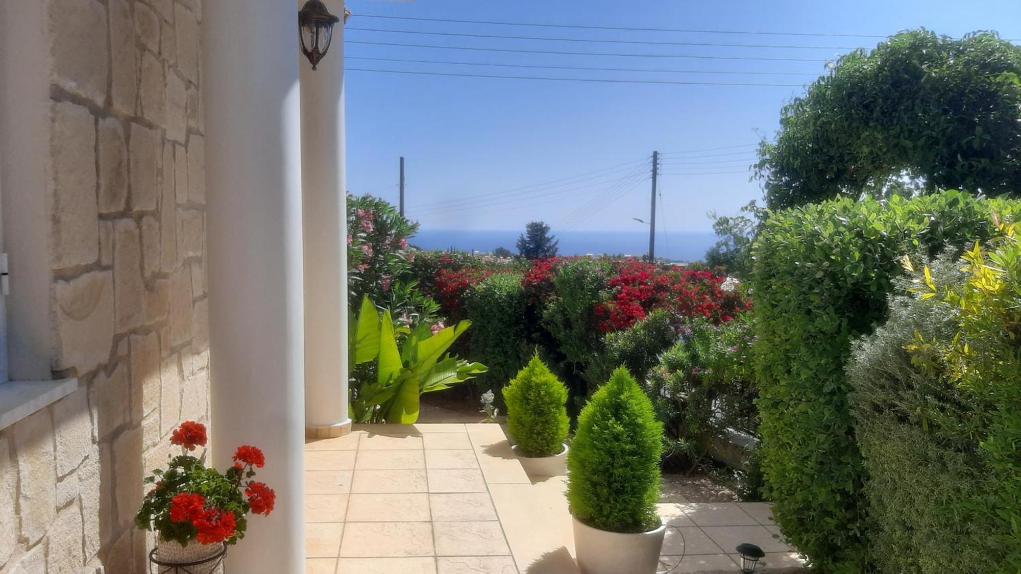 Holiday: Seafront Retreat With Pool In Paphos Villa *