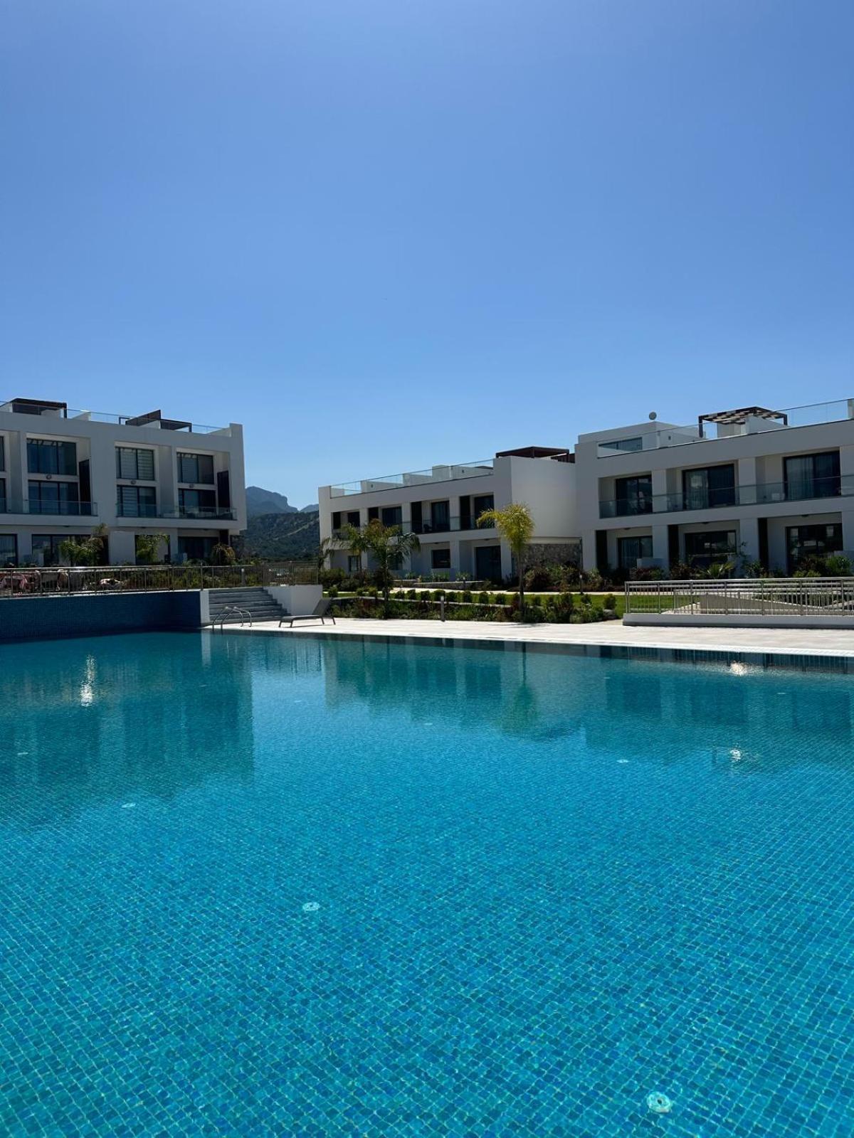 Med Privat Saltvannsbasseng Pa Dejablue