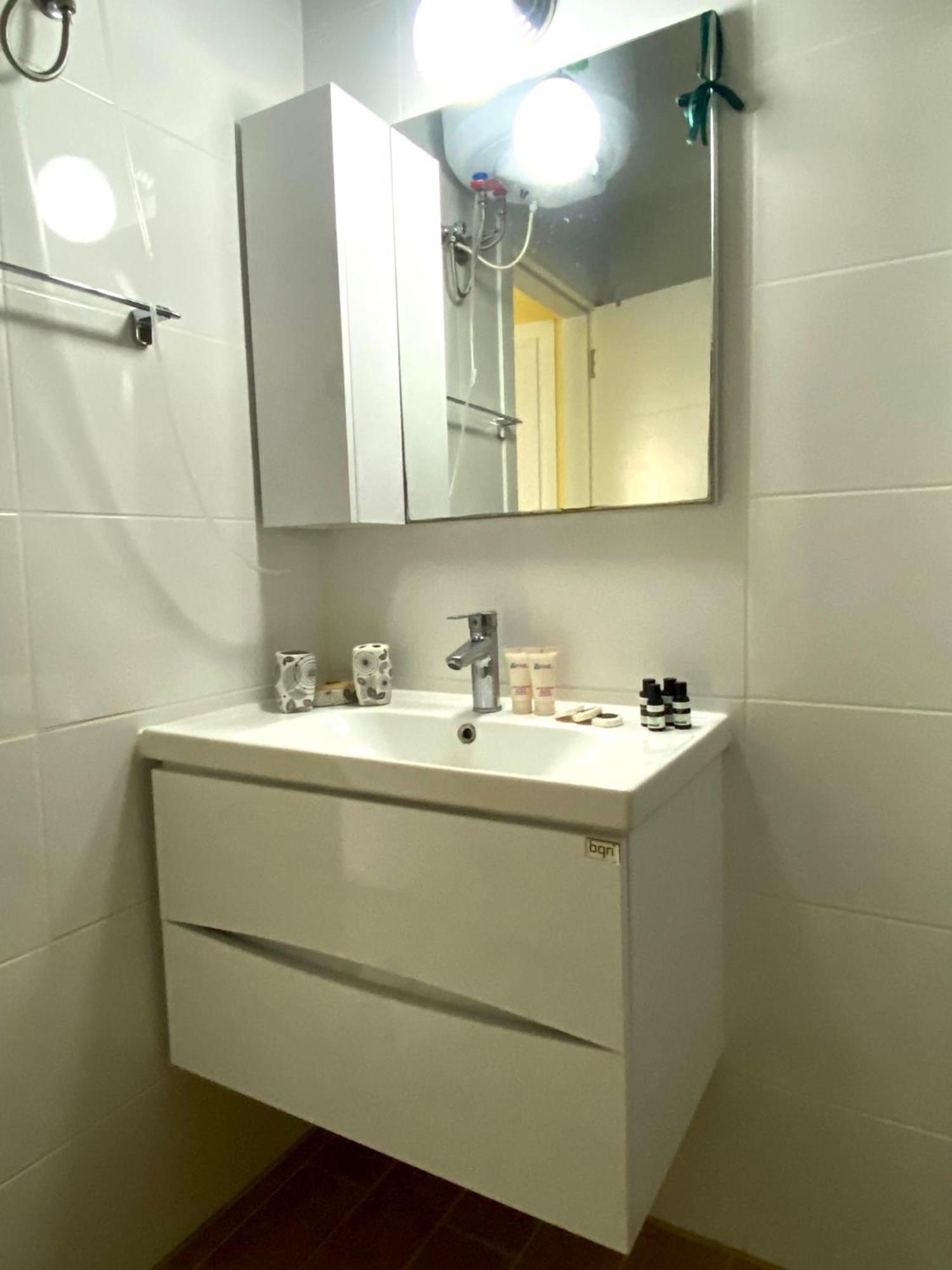 Ceasar &spa Long Apartment Trikomo